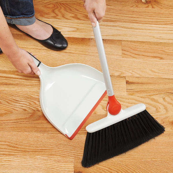 Brooms & Dustpans