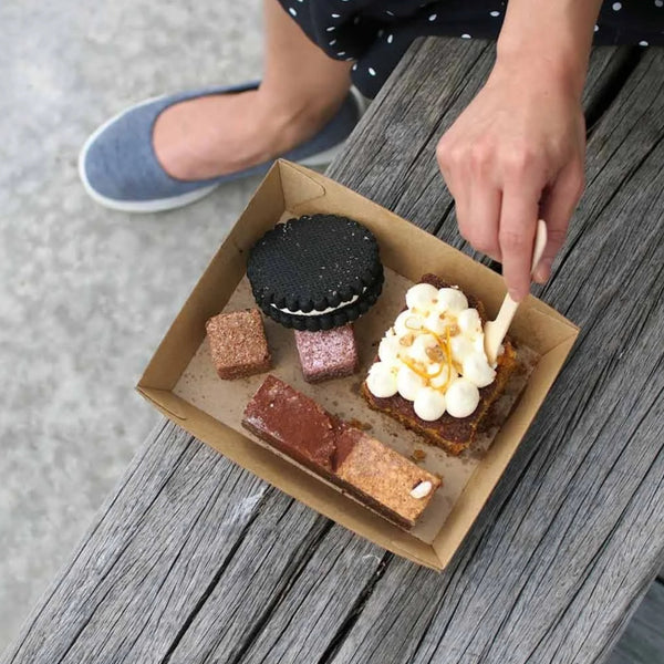 Trays, Plates & Holders