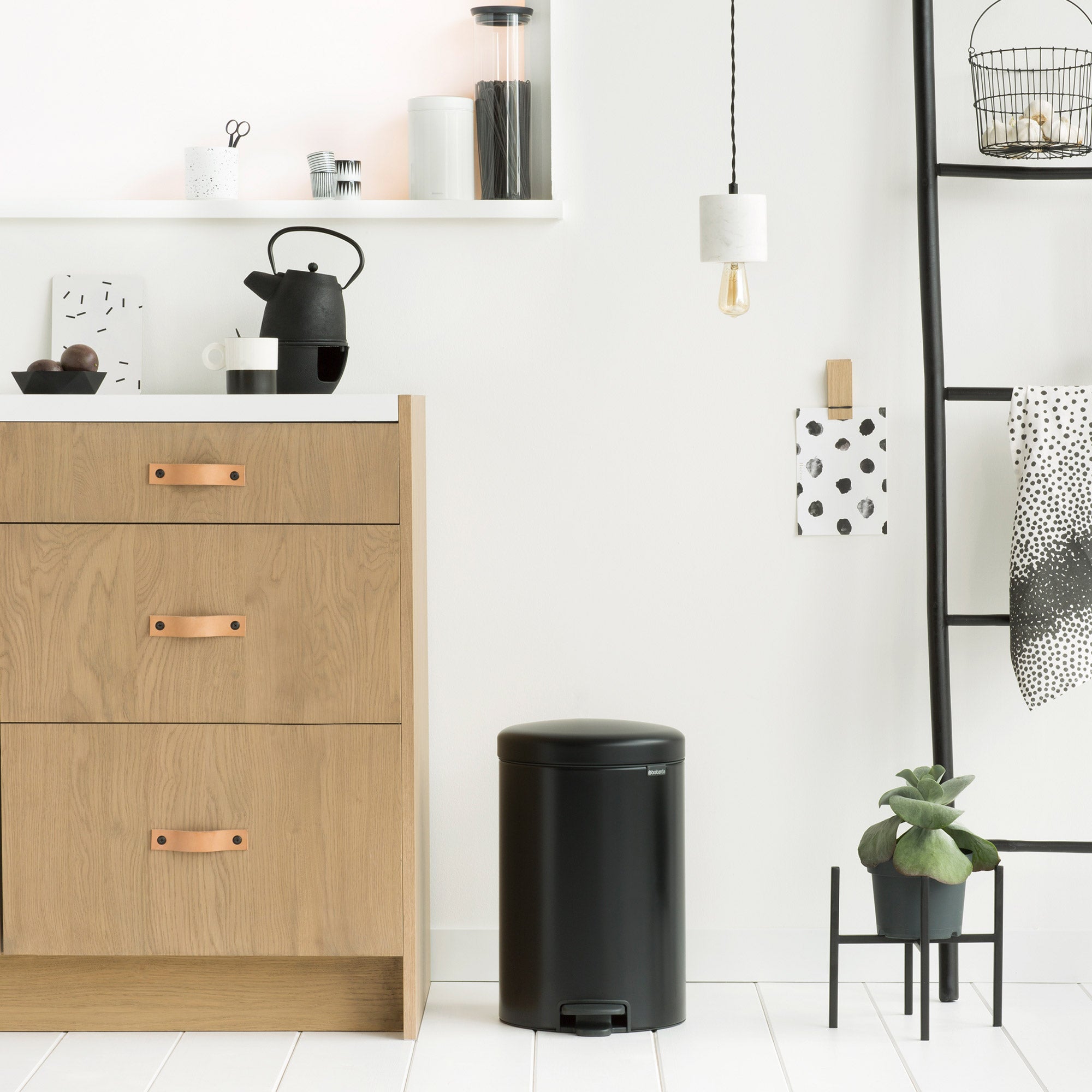 Brabantia Pedal Bin newICON 20L Matt Black