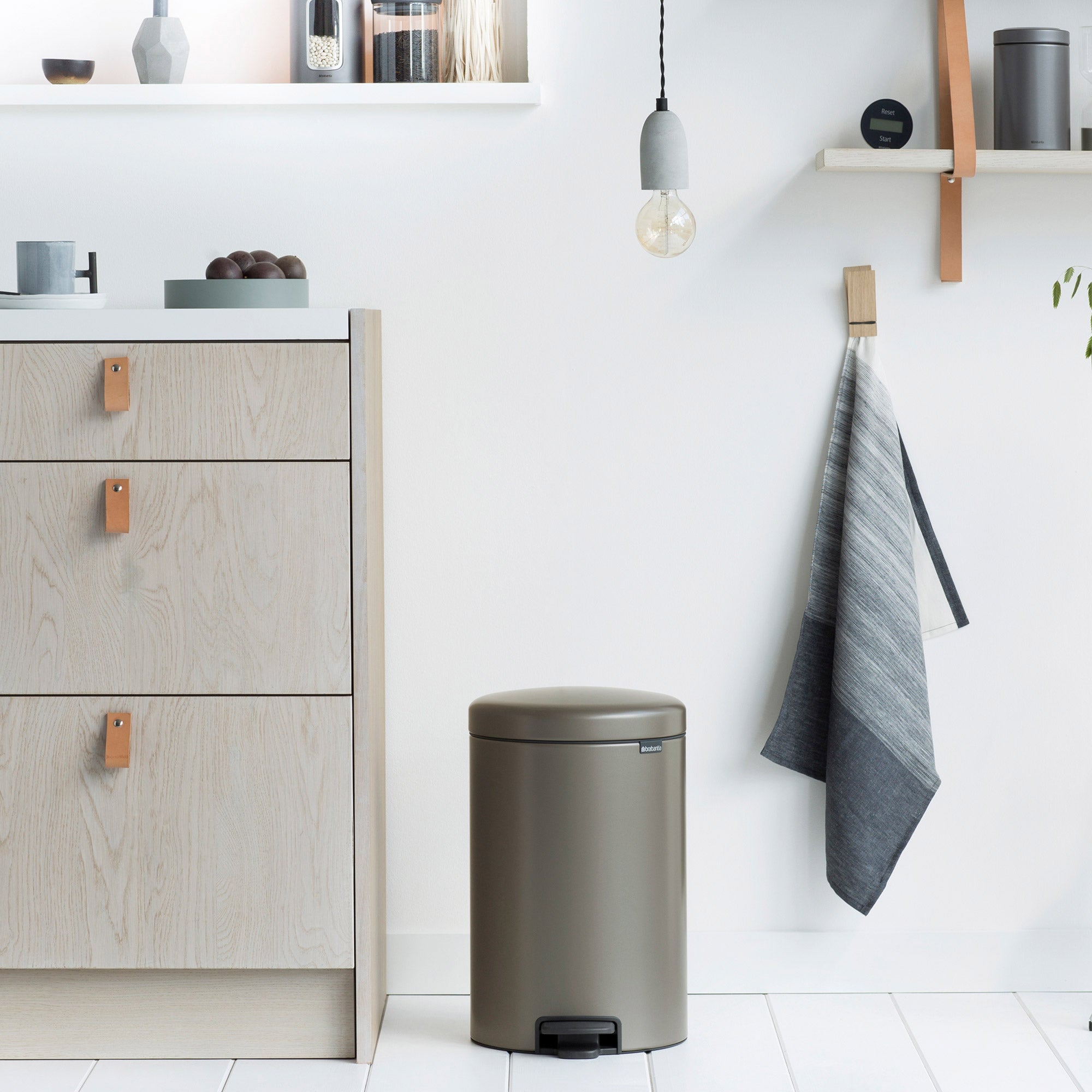 Brabantia Pedal Bin newICON 20L Platinum