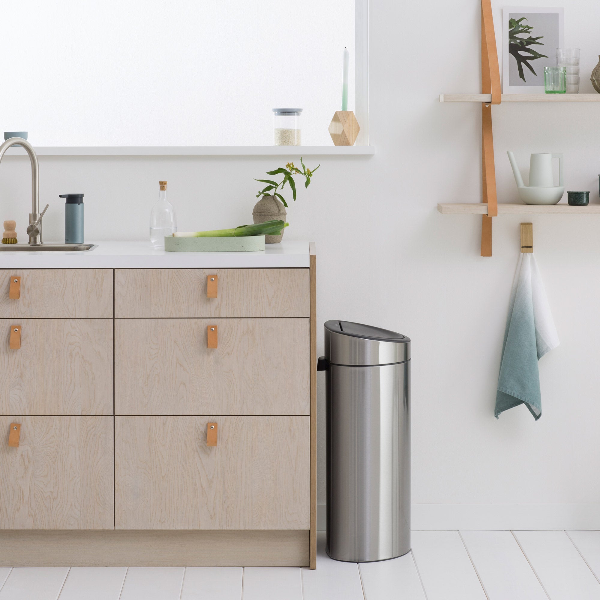 Brabantia Touch Bin New 40L FlatBack FPP Matt Steel