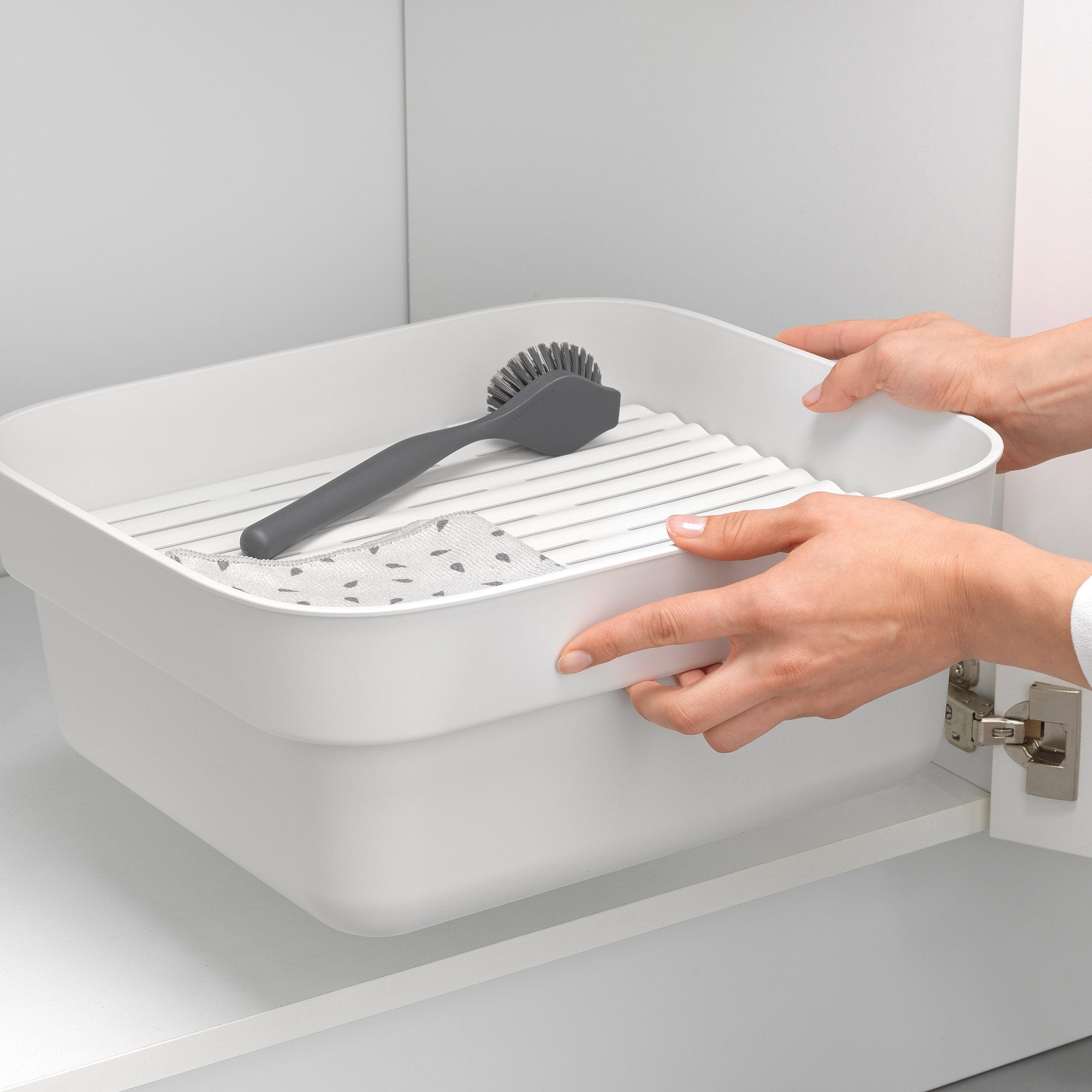 Brabantia Washing Up Bowl with Drying Tray Light Grey