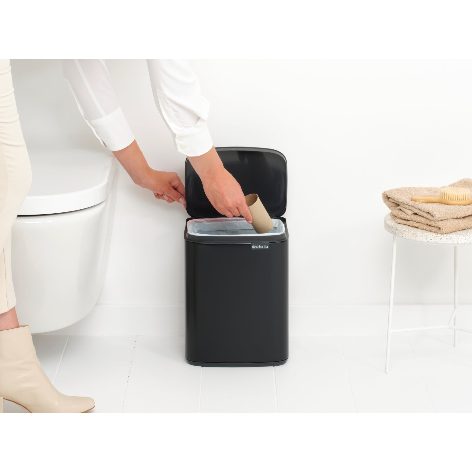 Brabantia BO Waste Bin 7L Matt Black