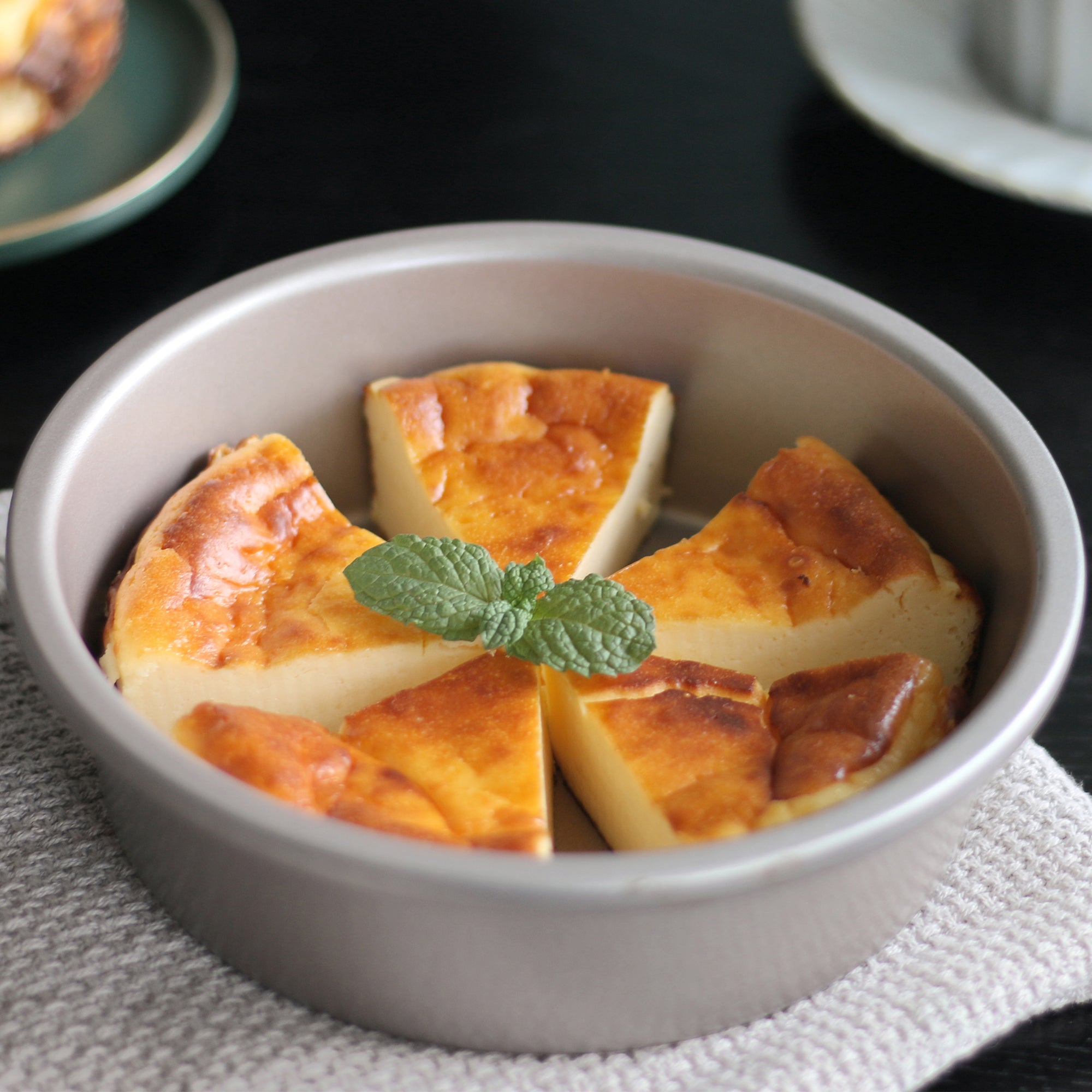CHEFMADE Round Cake Pan with Loose Base 17cm (WK9052)