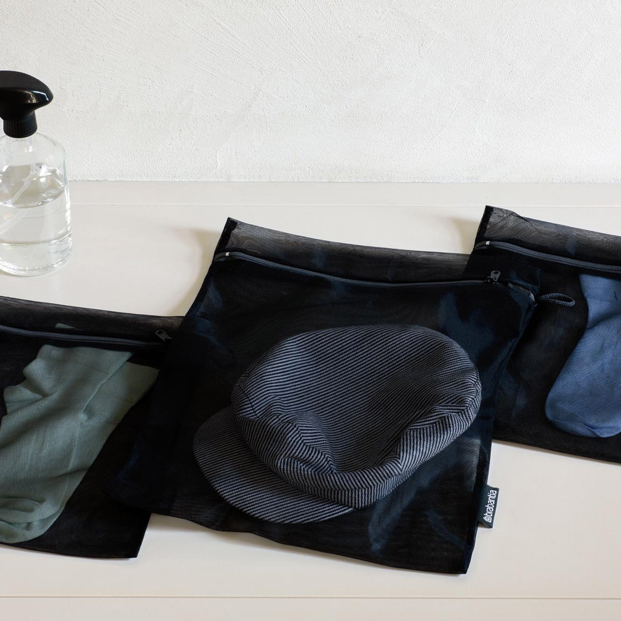 Brabantia Wash Bags Set of 3 in 2 sizes (2x 33 x 25cm / 1x 45 x 33cm) - Black