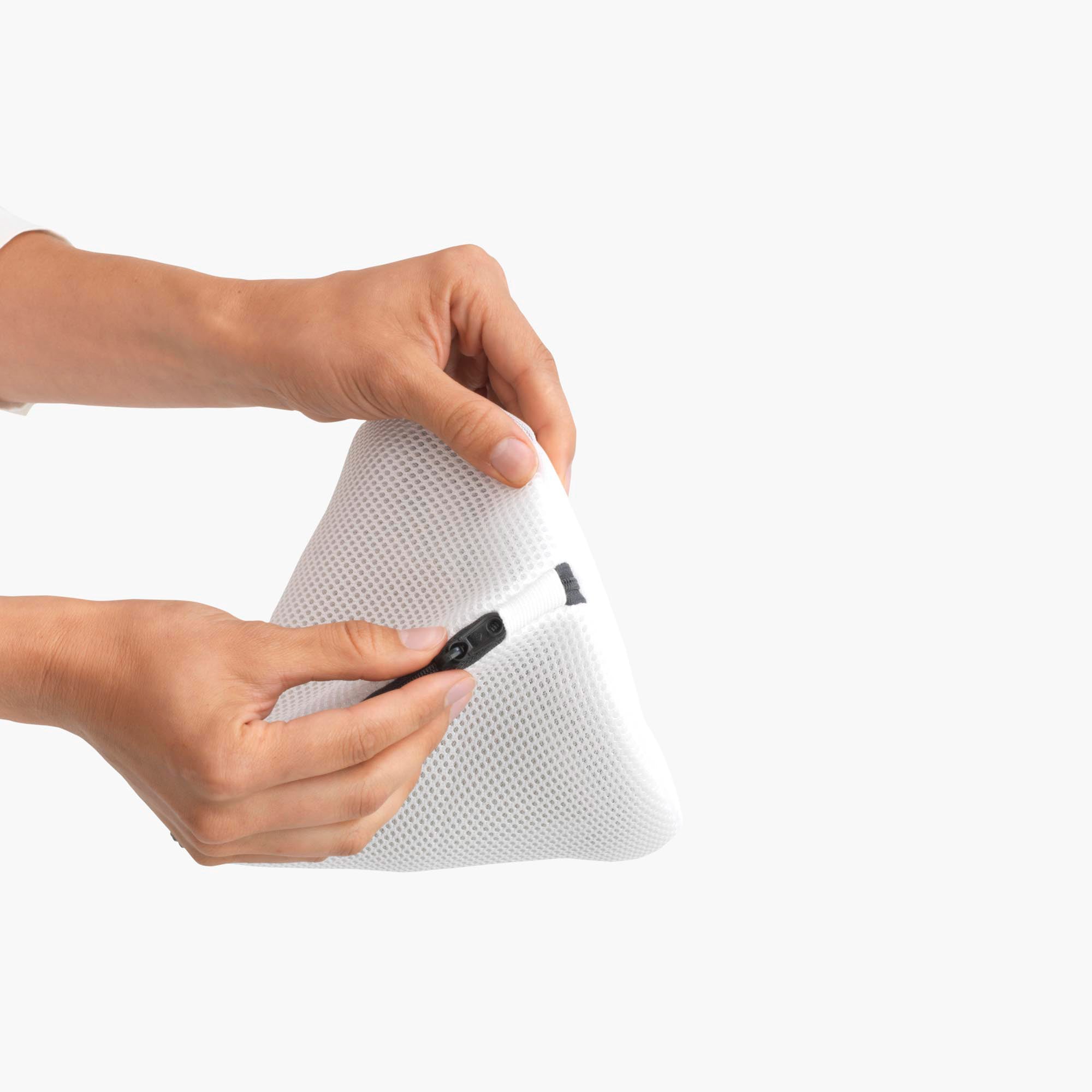 Brabantia Bra Wash Bag - White w/ Grey Zipper