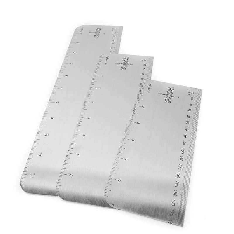 Sprinks Icing Scraper Medium 18cm