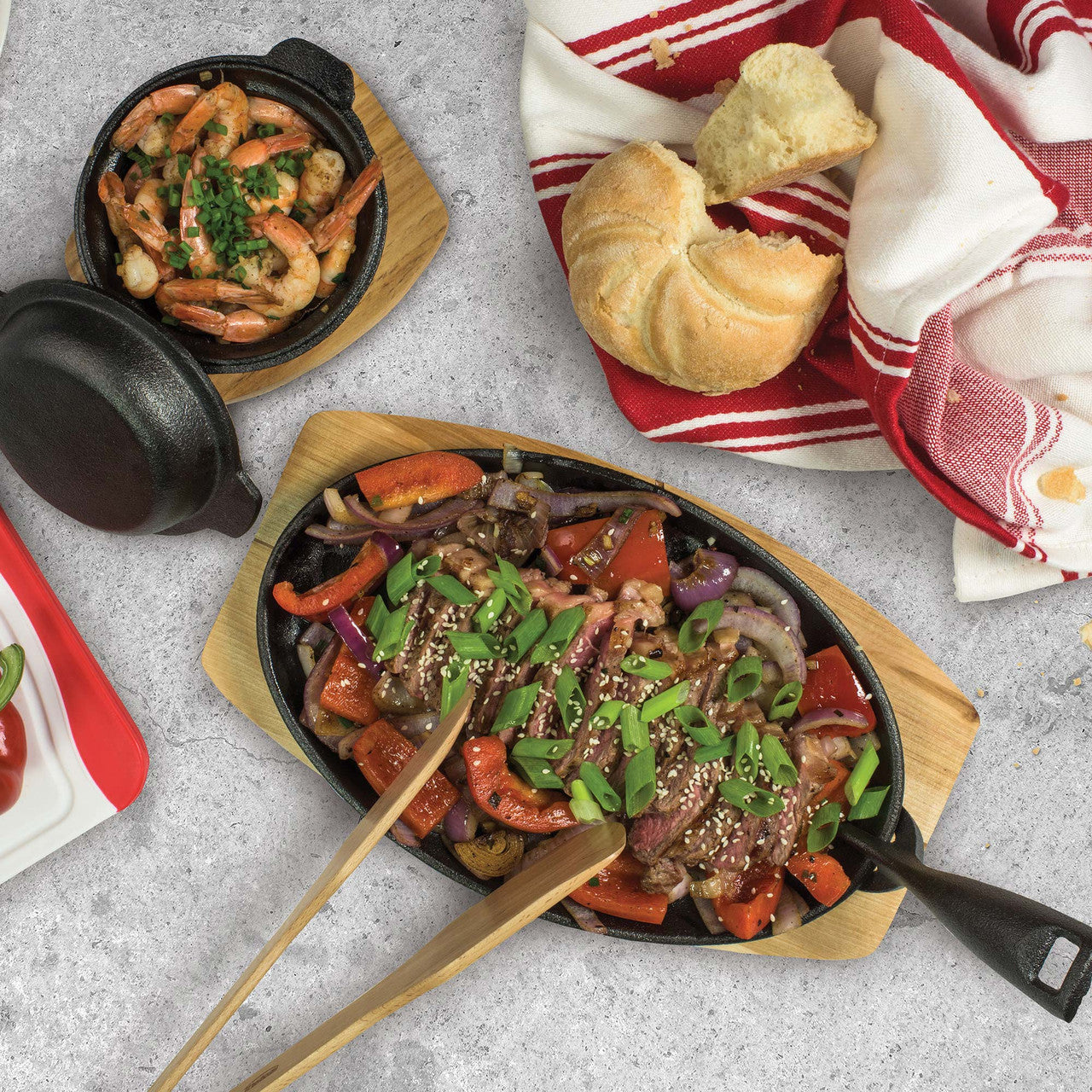 Pyrolux Pyrocast 27cm x 18cm Oval Sizzle Plate with Maple Tray