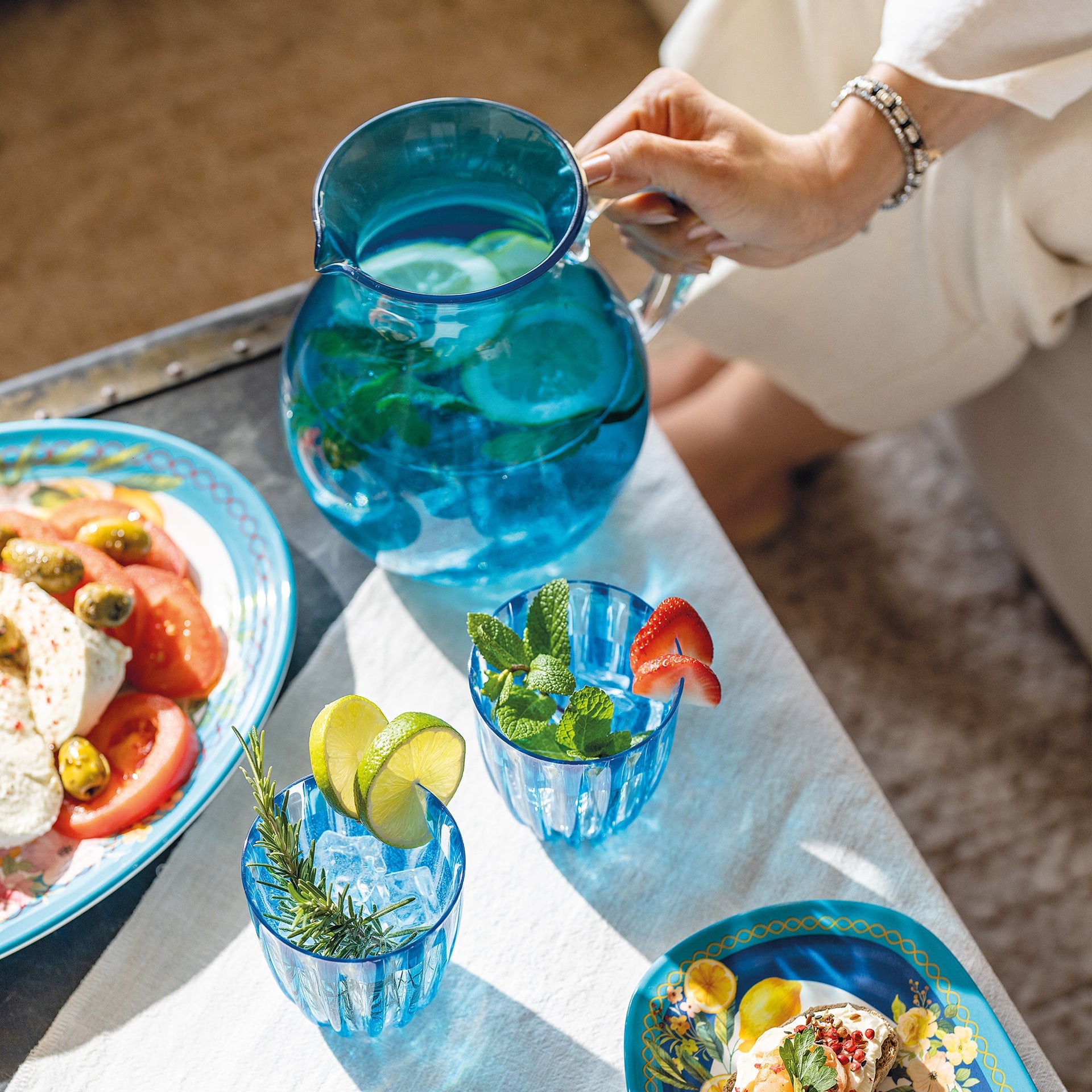 Guzzini Dolcevita Balloon Potbelly Pitcher - Turquoise
