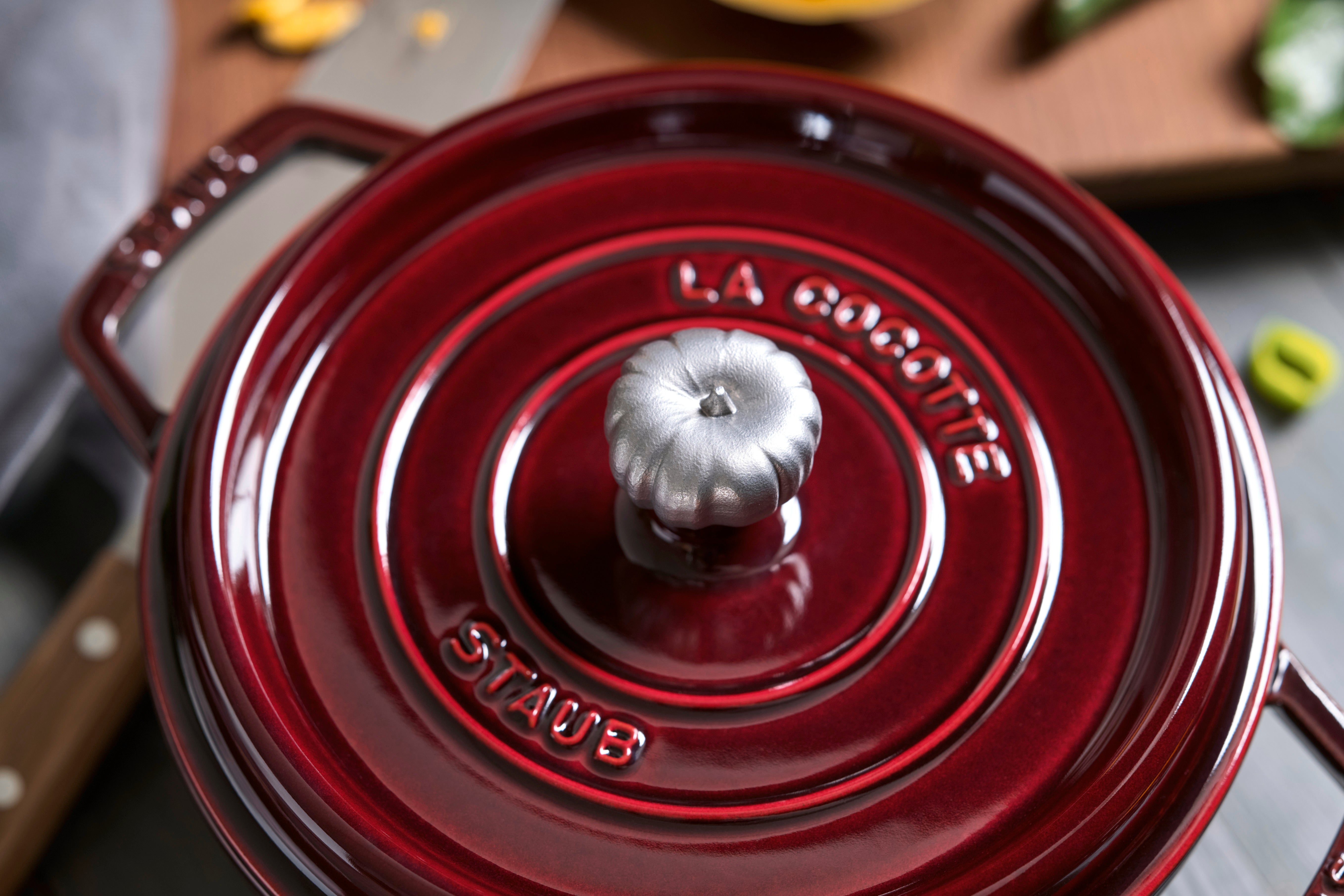 Staub Round Cocotte - 18cm  Grenadine