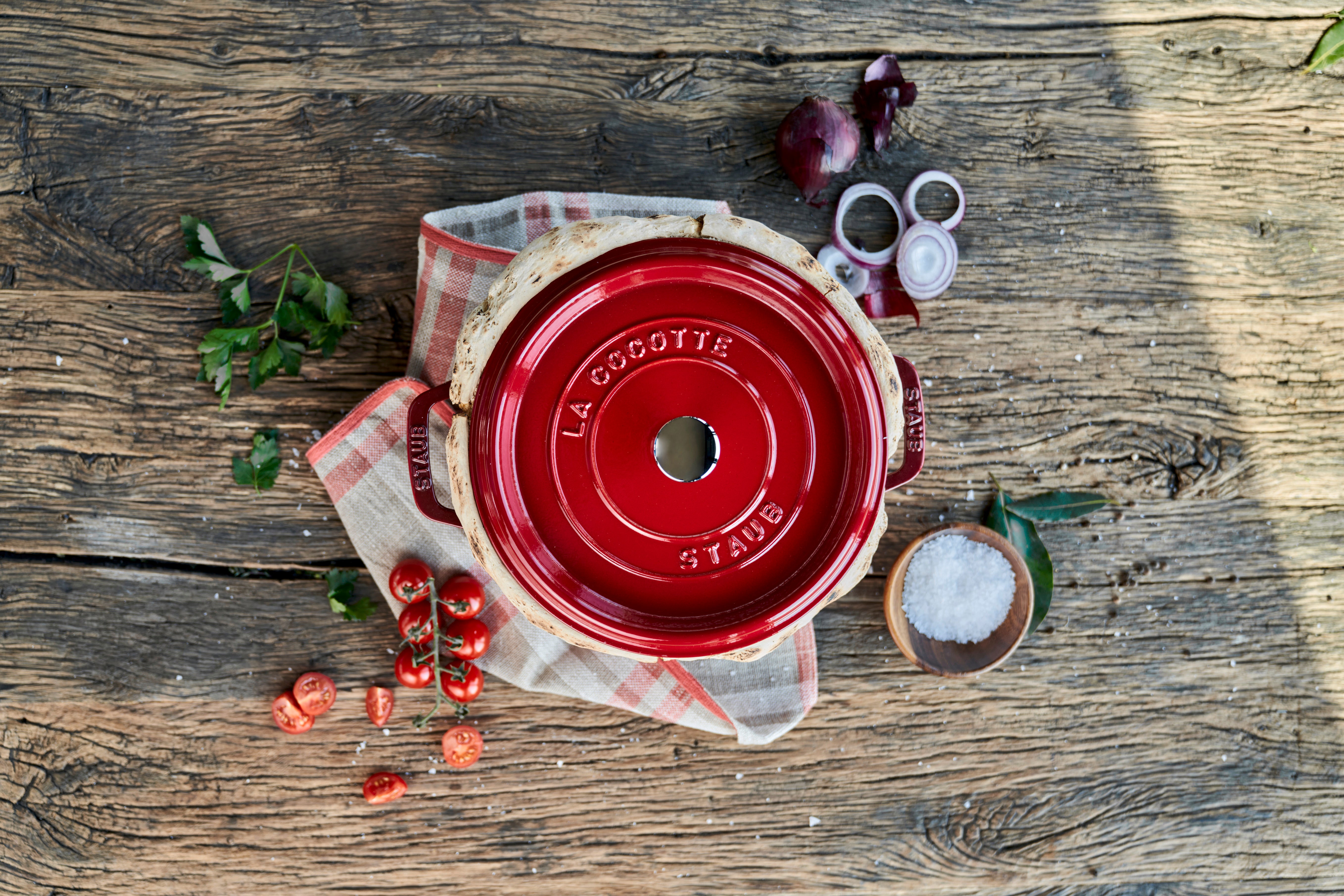 Staub Round Cocotte - 24cm Cherry Red
