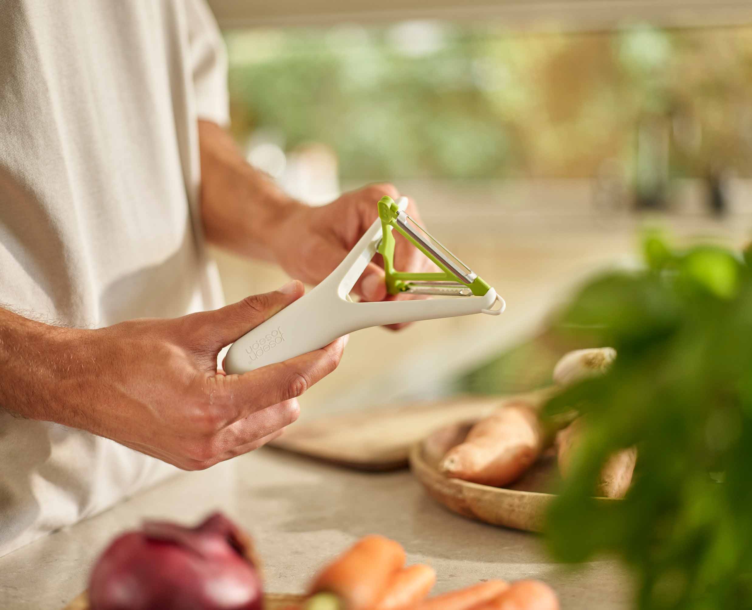 Joseph Joseph Switch 2-In-1 Peeler