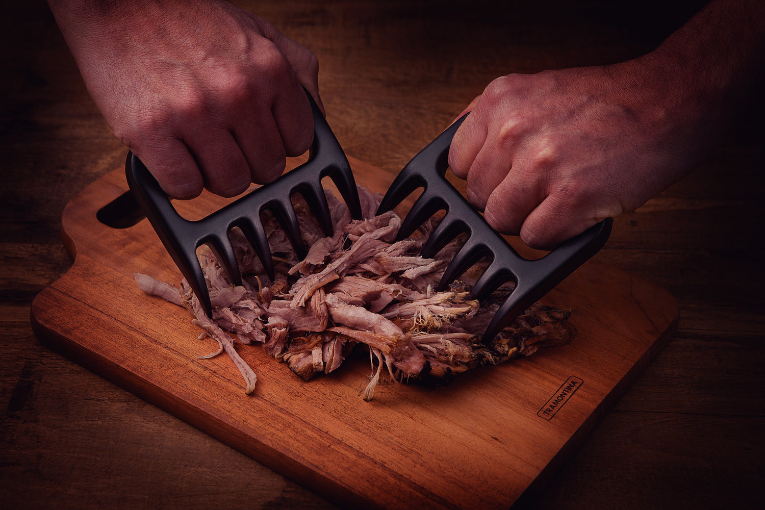 Tramontina 2-Piece Black Abs Barbecue Claw Set.