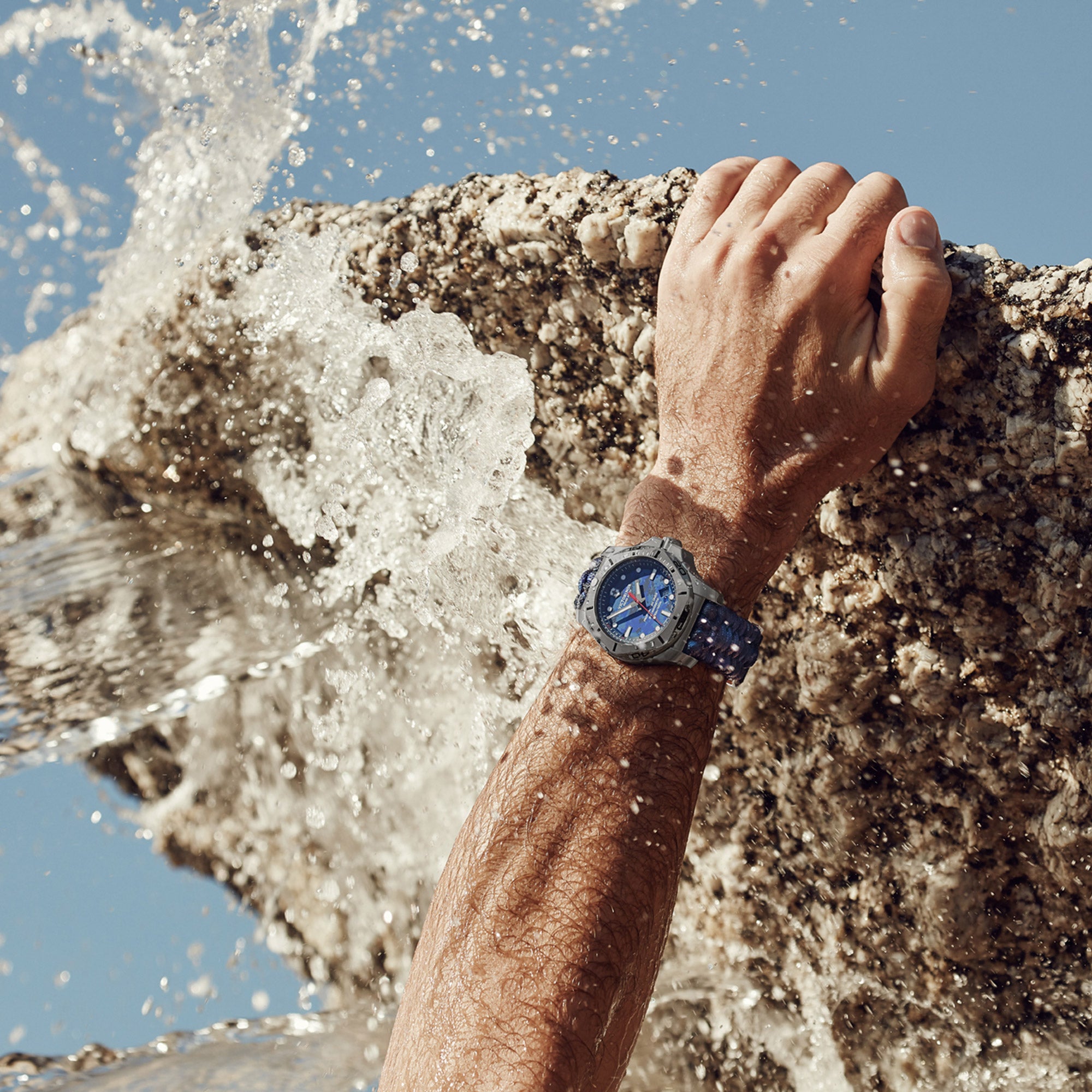 Victorinox I.N.O.X. Professional Diver Watch - Bue - Blue Paracord Strap