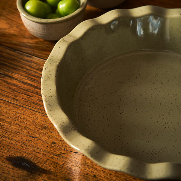 Robert Gordon Kitchen Life Pie Dish 28cm - Peppercorn