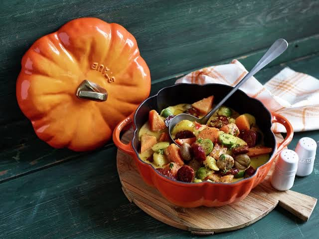 Staub Pumpkin Cocotte - 24cm Cinnamon