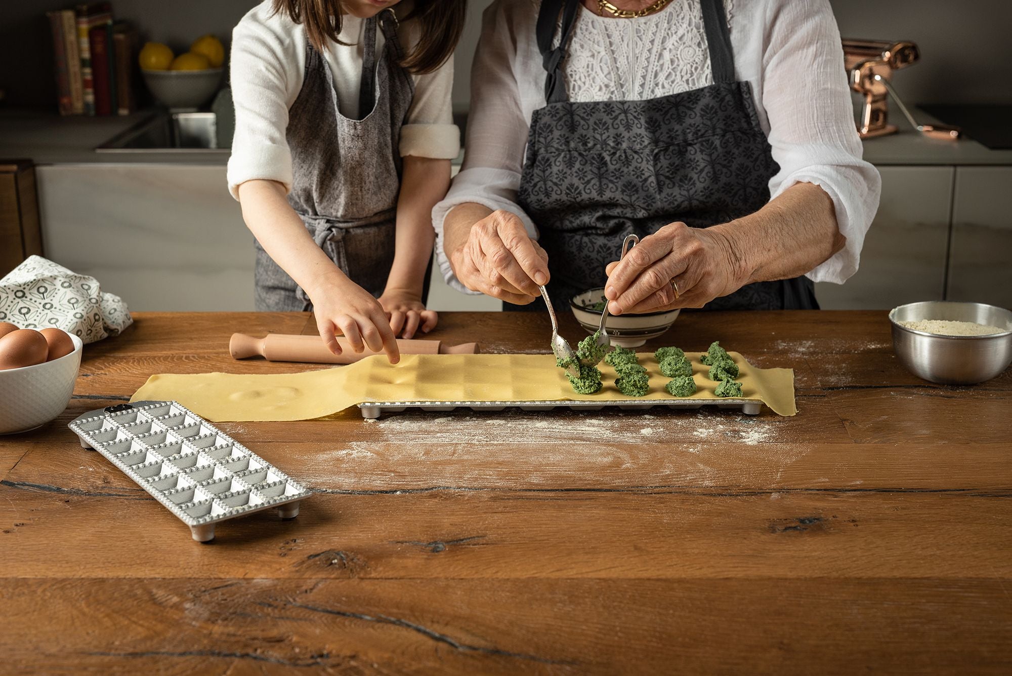 Marcato Ravioli Tray with Rolling Pin - 24 x Square 35mm