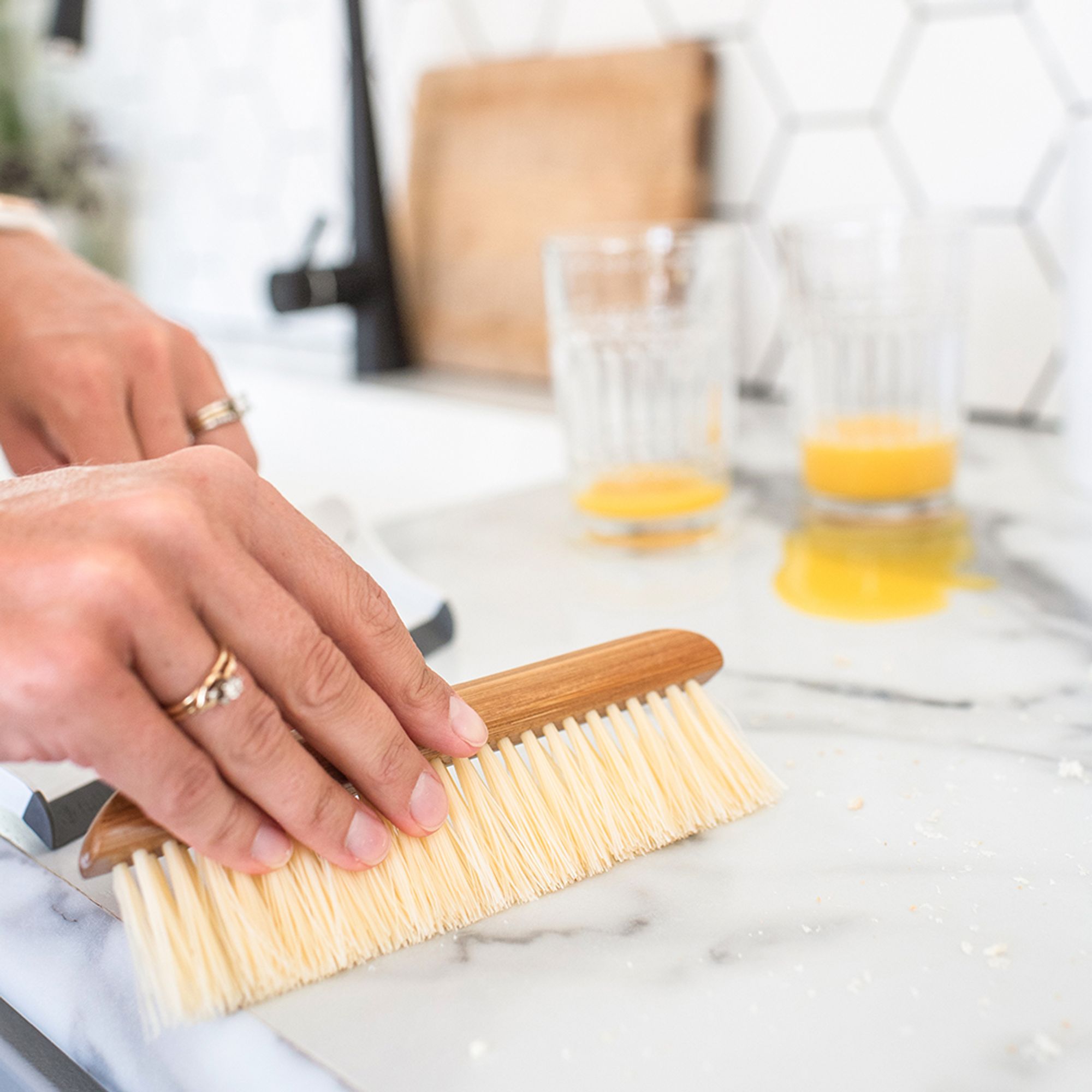 Full Circle Counter Sweep and Squeegee - White