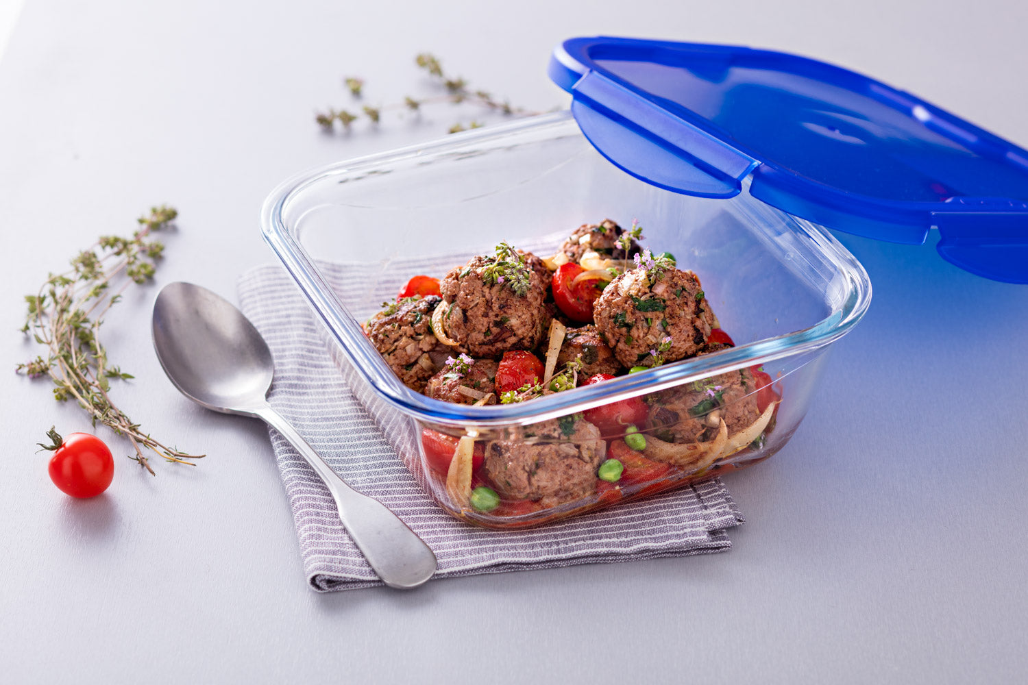 Pyrex Cook & Go Square Container (1.9L)