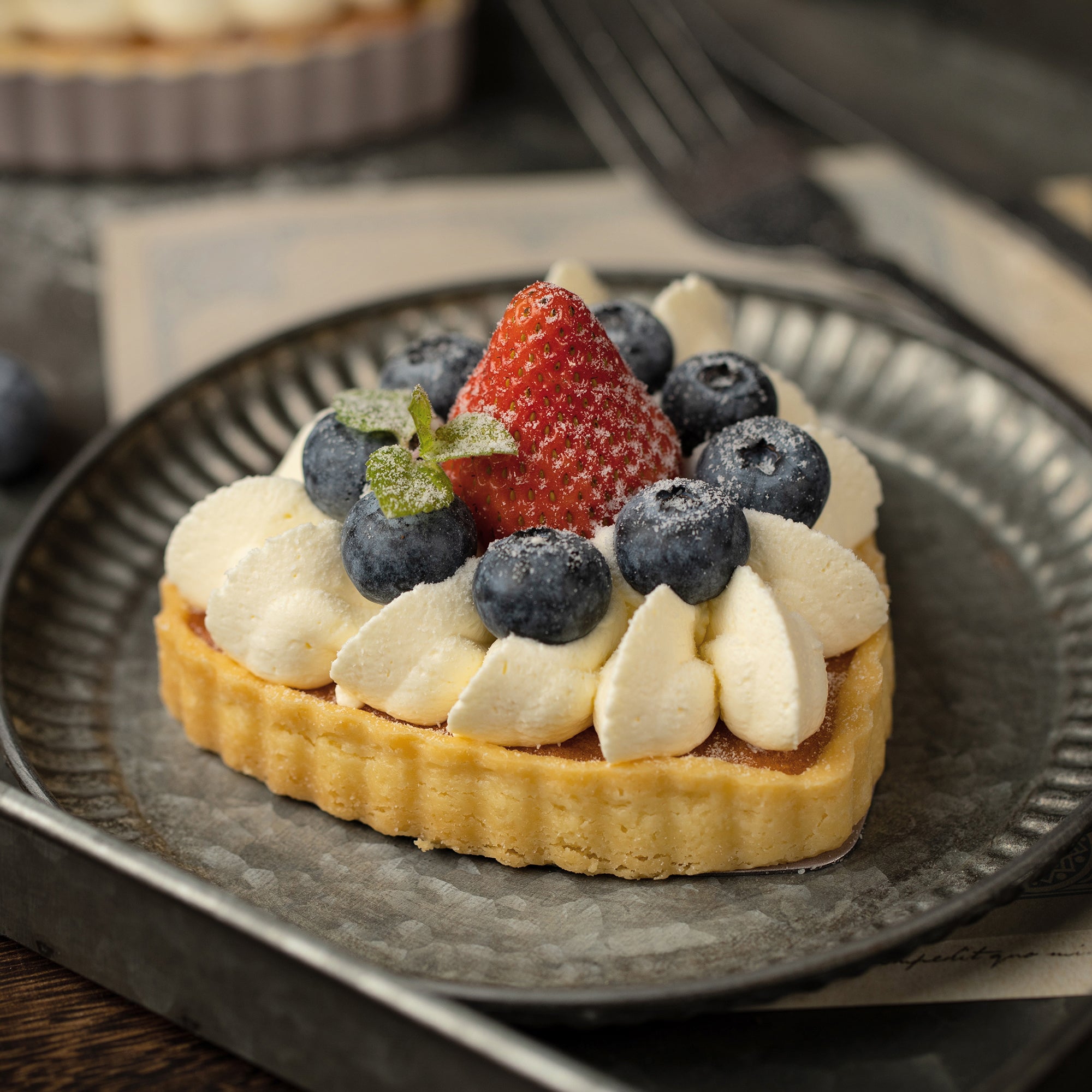 CHEFMADE Mini Heart Tart Pan with Loose Base Set of 4 (WK9025-4)