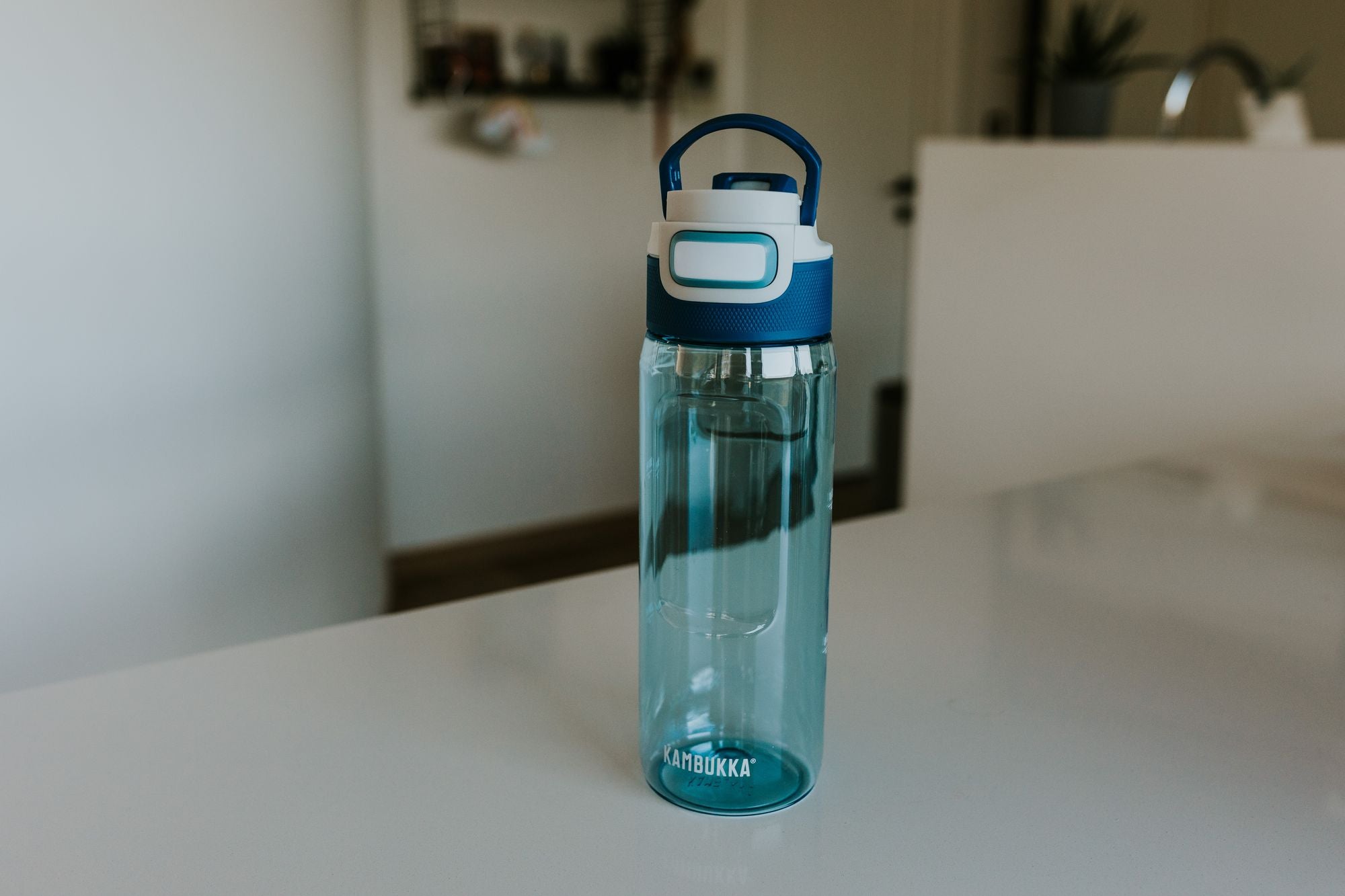 Kambukka Elton Tritan Drink Bottle 750ml - Crystal Blue