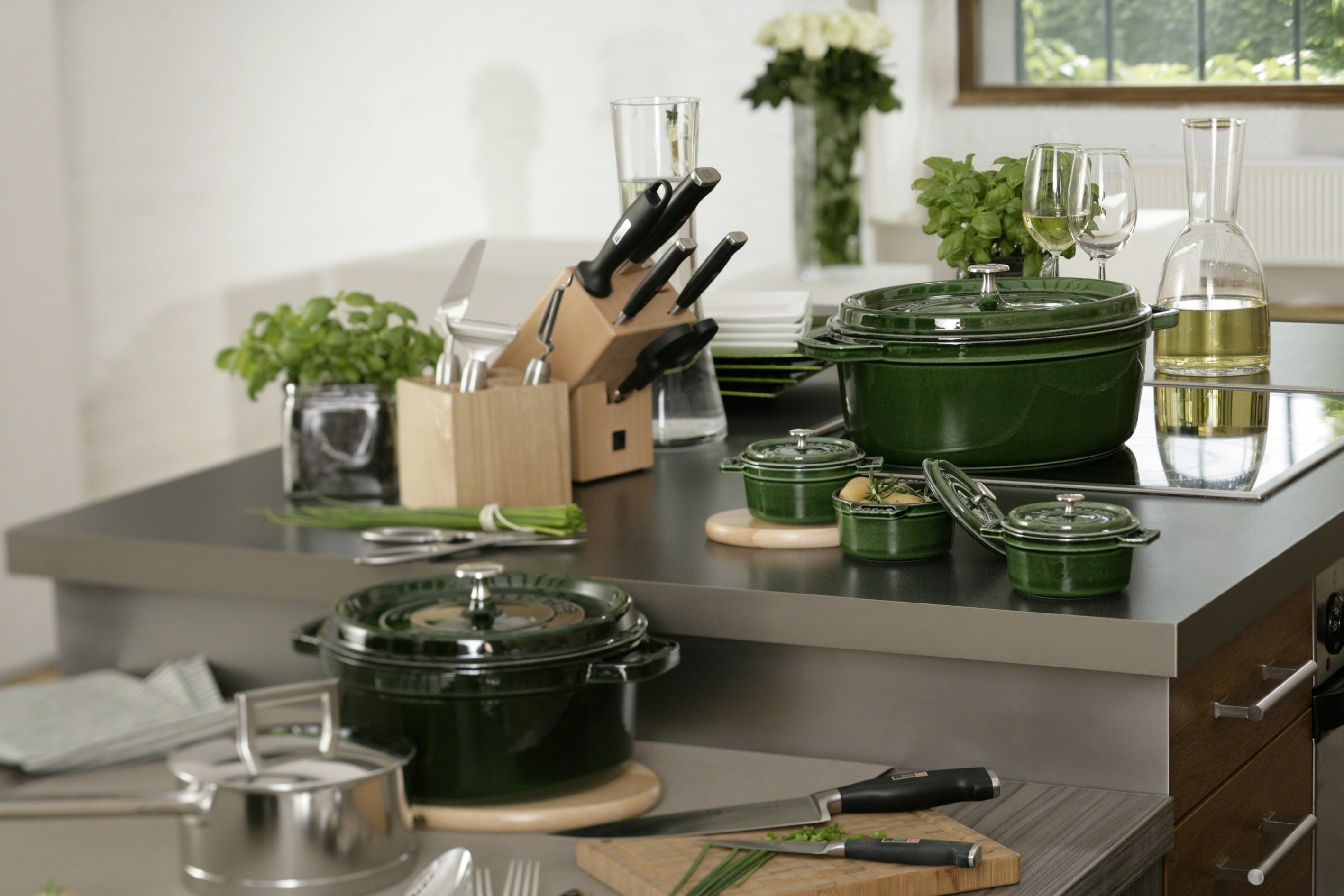 Staub Round Cocotte – 28cm Basil Green