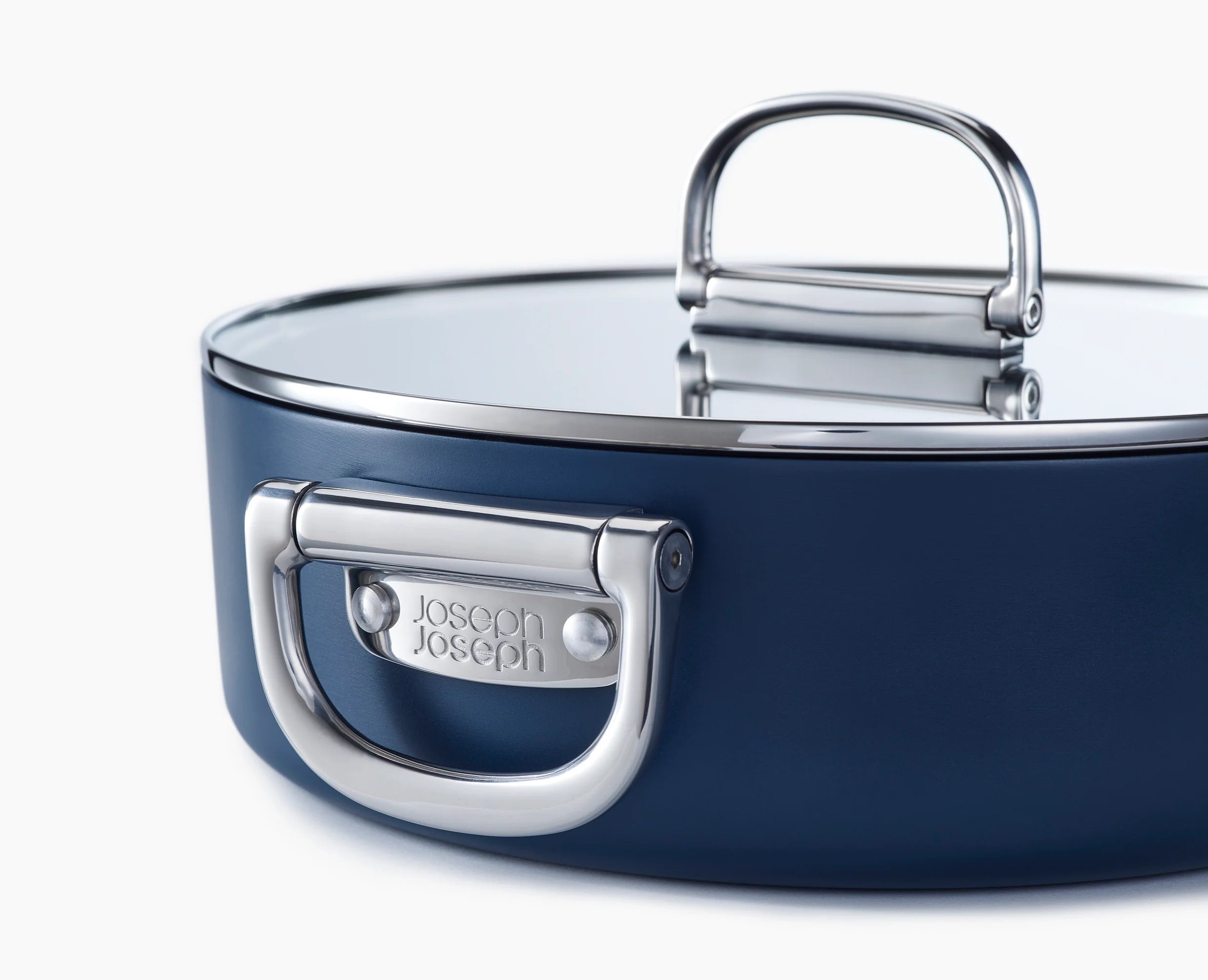 Joseph Joseph Space 28 Cm (5 Qt) Shallow Casserole With Folding Handles  And Lid