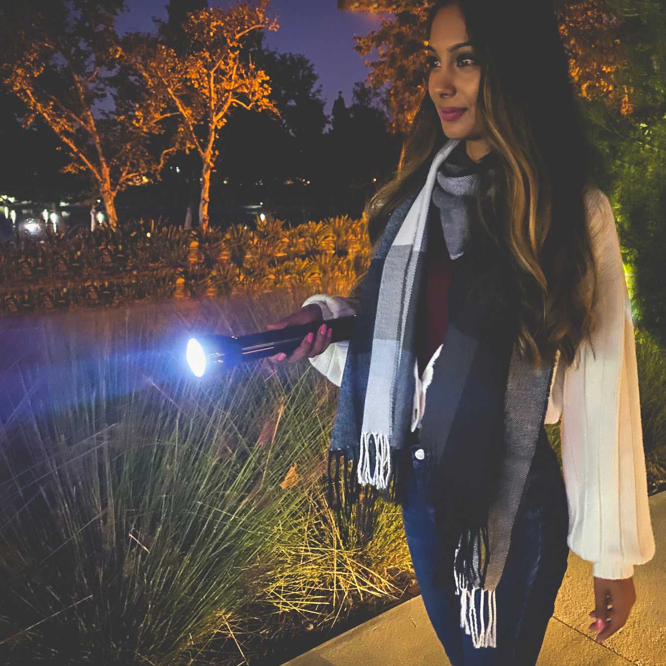 Maglite ML300L 4 Cell D LED Long Running Flashlight - Black