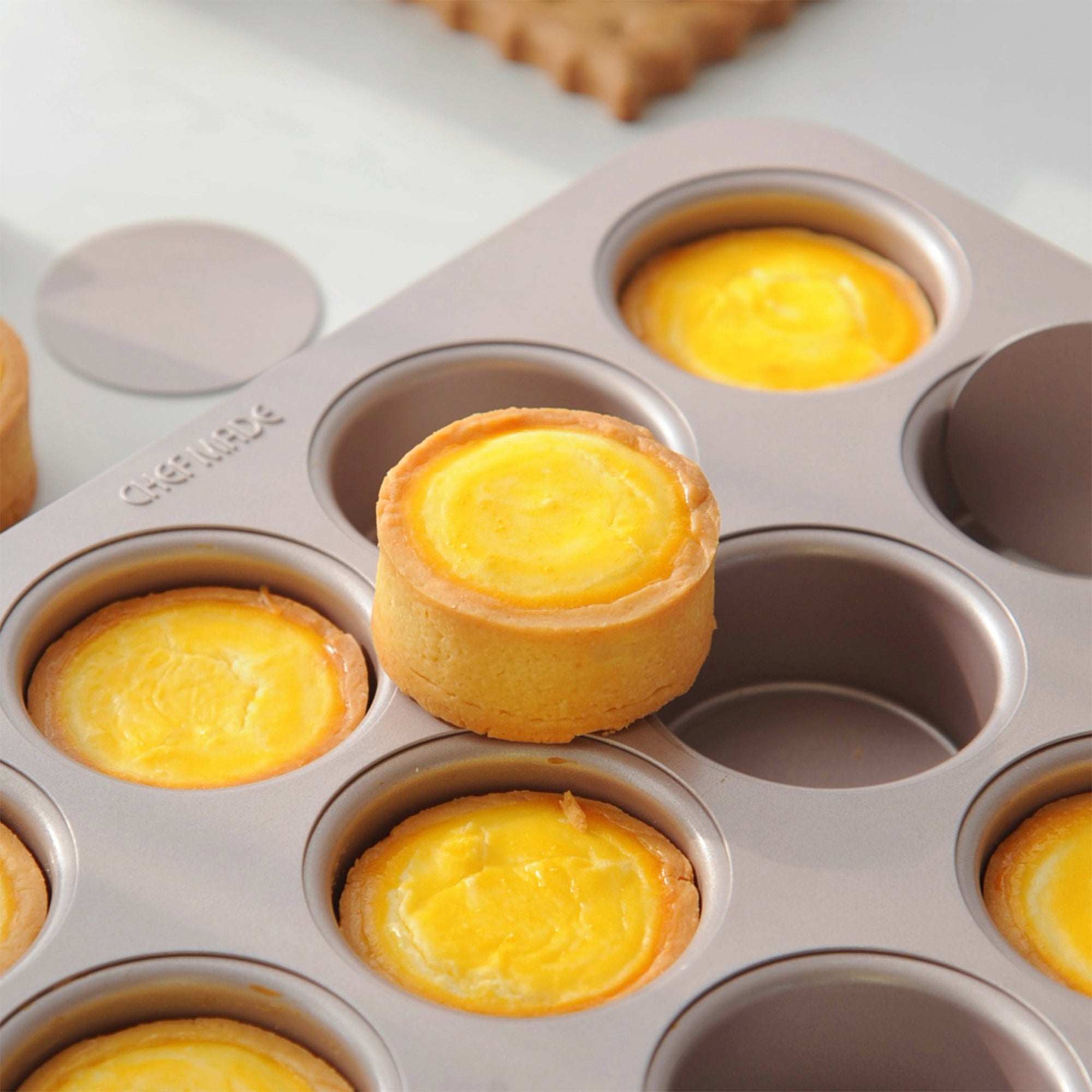 CHEFMADE English Muffin Pan 12 Cup with Loose Base (WK10105)
