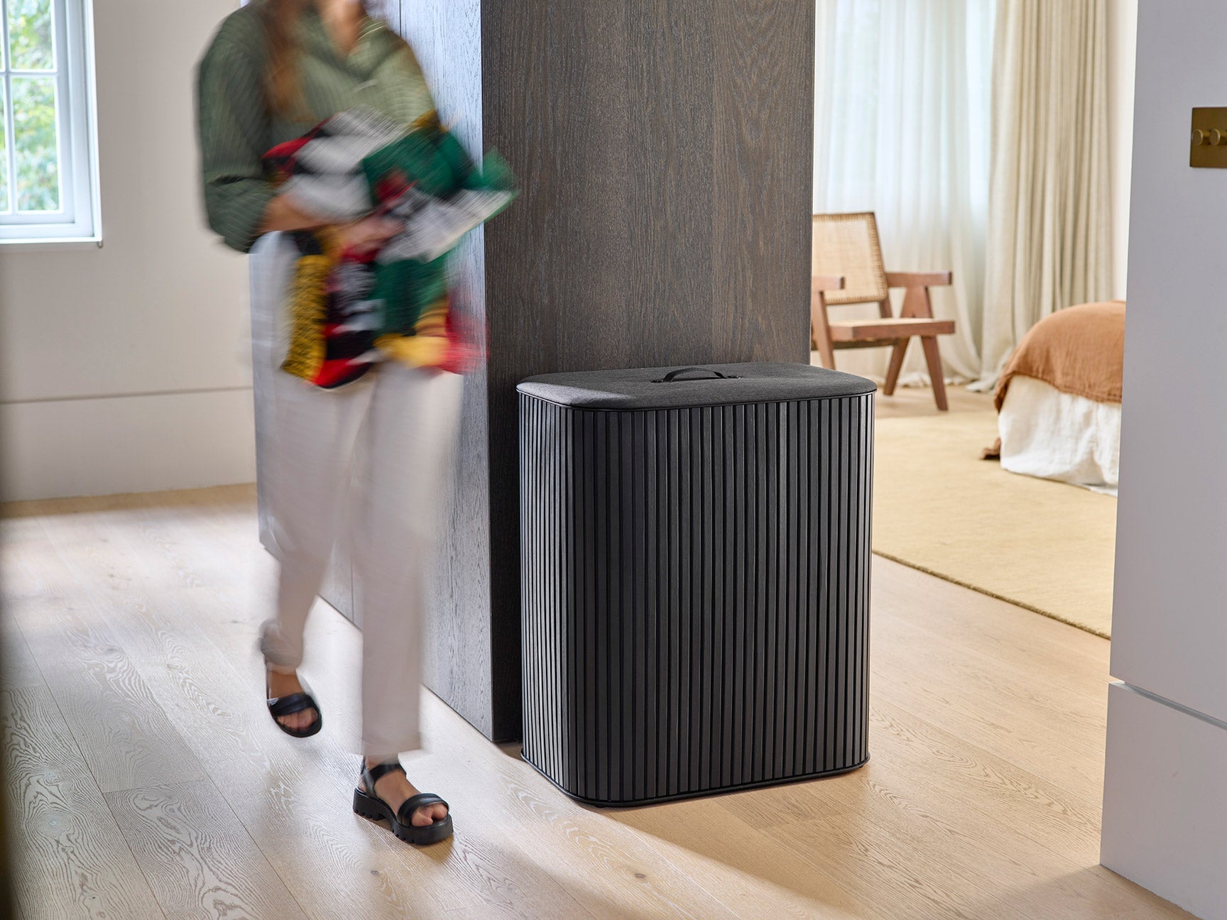 Joseph Joseph Tota Twin Luxe 90L Easy-Empty Bamboo Laundry Basket  (Carbon Black)