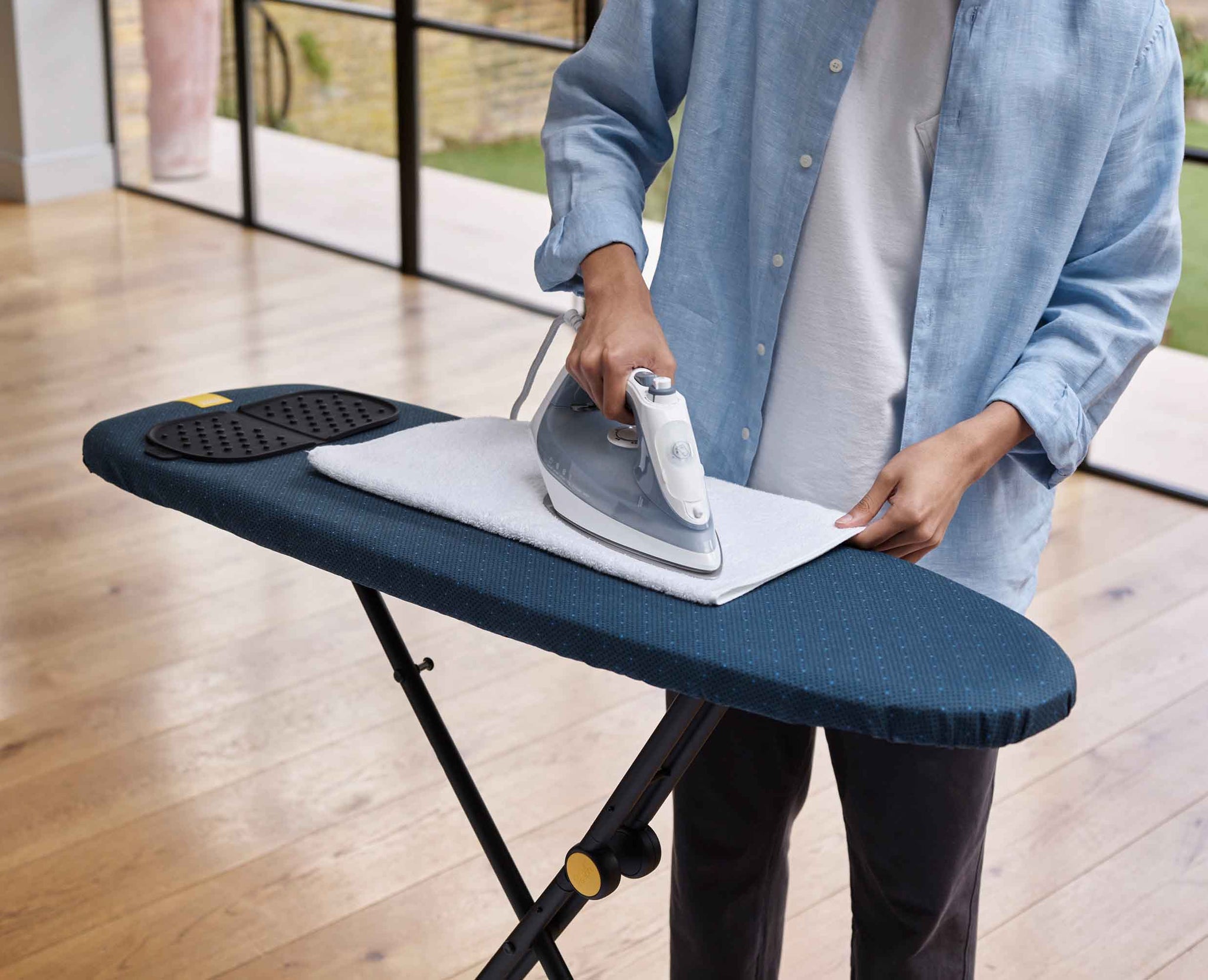 Joseph Joseph Glide Compact Plus Easy-Store Ironing Board With Removable  Silicone Steam Iron Mat - Blue Dots