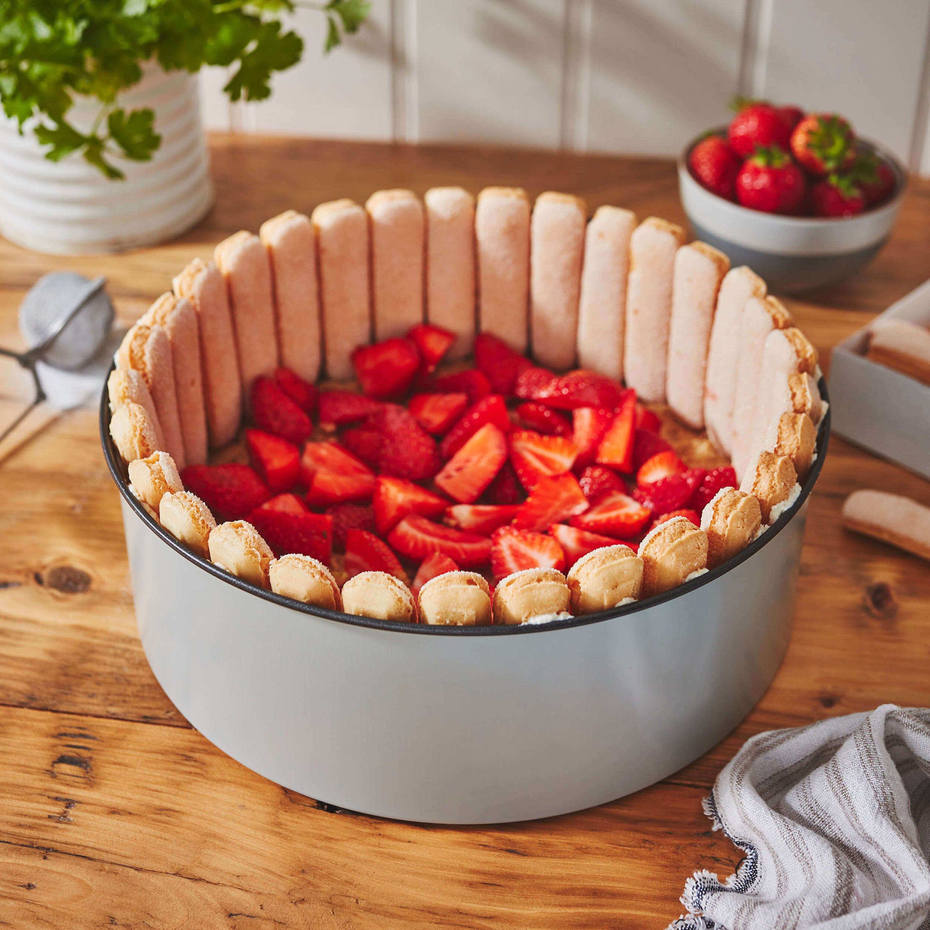PushPan Deep Round Cake Pan 25cm
