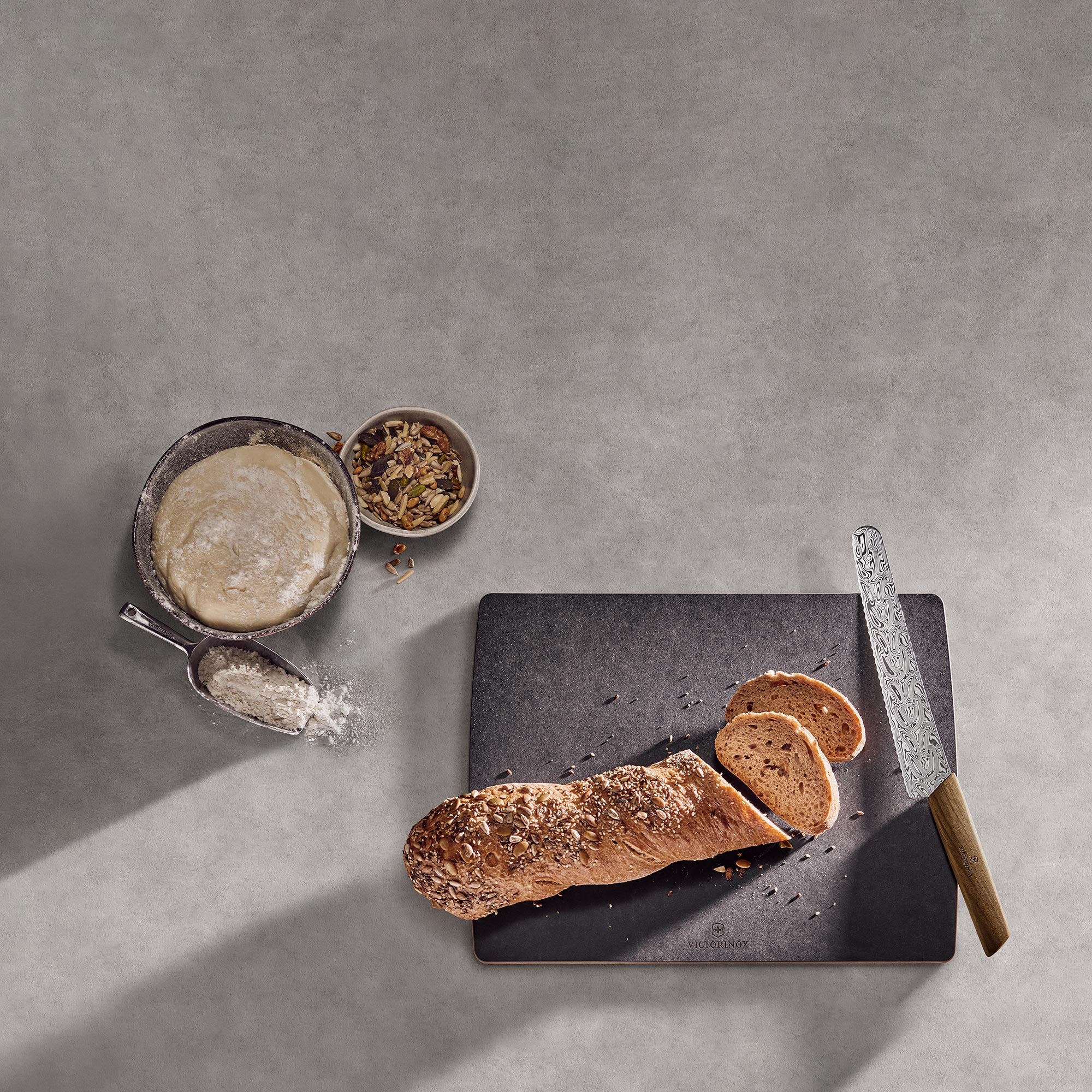 Victorinox Swiss Modern Bread and Pastry Knife Damast Limited Edition 2021