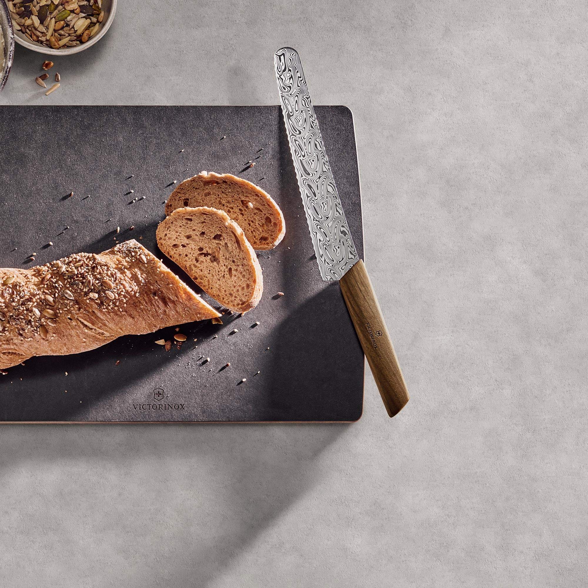 Victorinox Swiss Modern Bread and Pastry Knife Damast Limited Edition 2021
