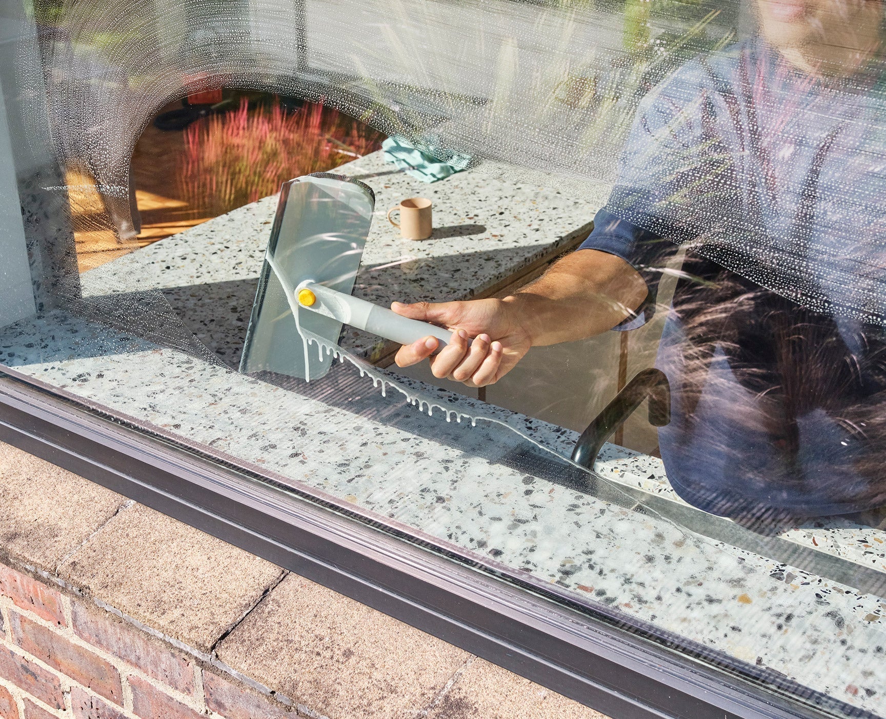 Joseph Joseph Cleantech 2-In-1 Glass Cleaning Squeegee