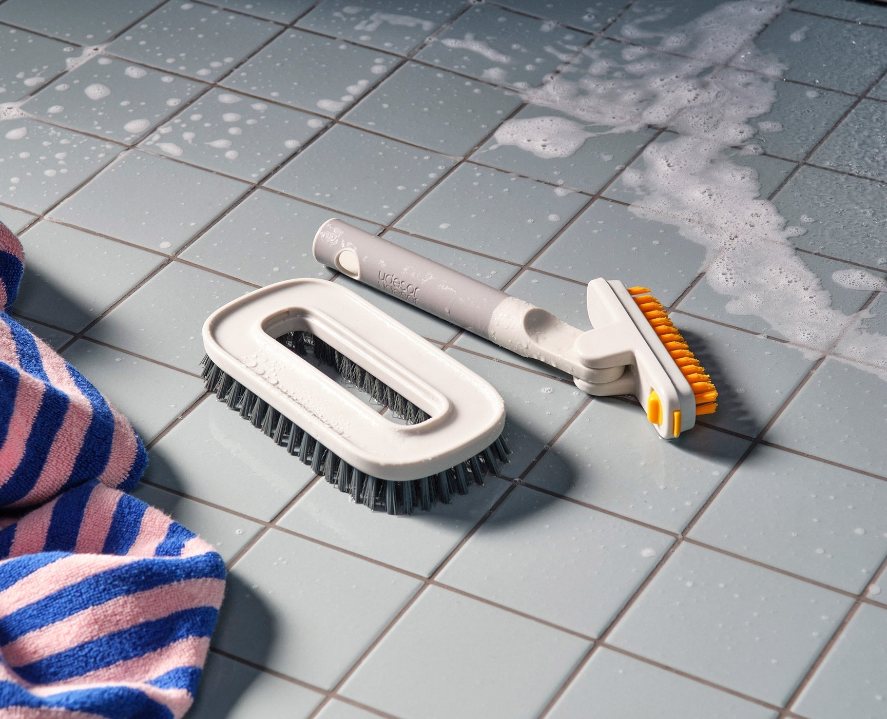 Joseph Joseph Cleantech 2-In-1 Tile Scrubber