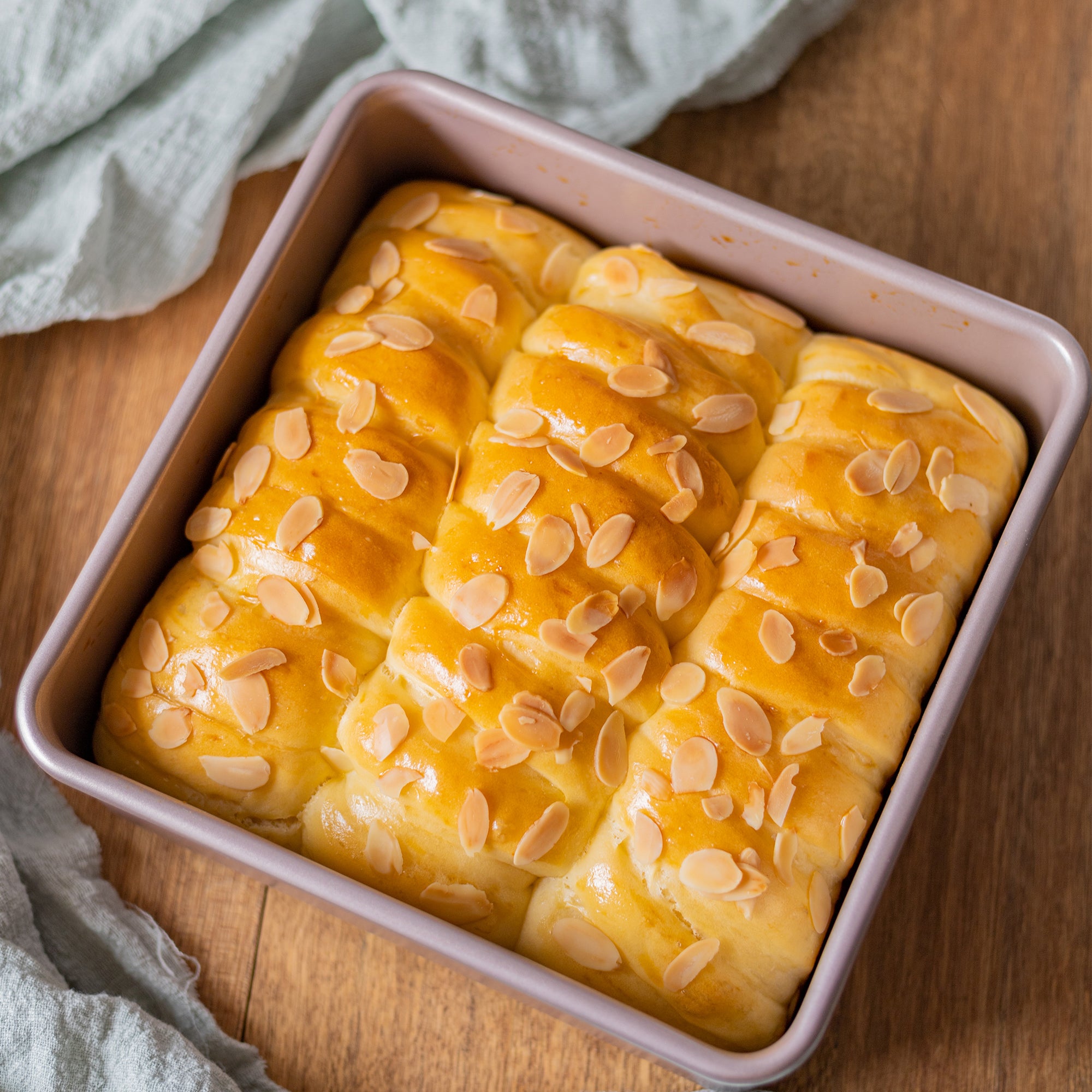 CHEFMADE Square Cake Pan with Loose Base 22cm (WK9036)