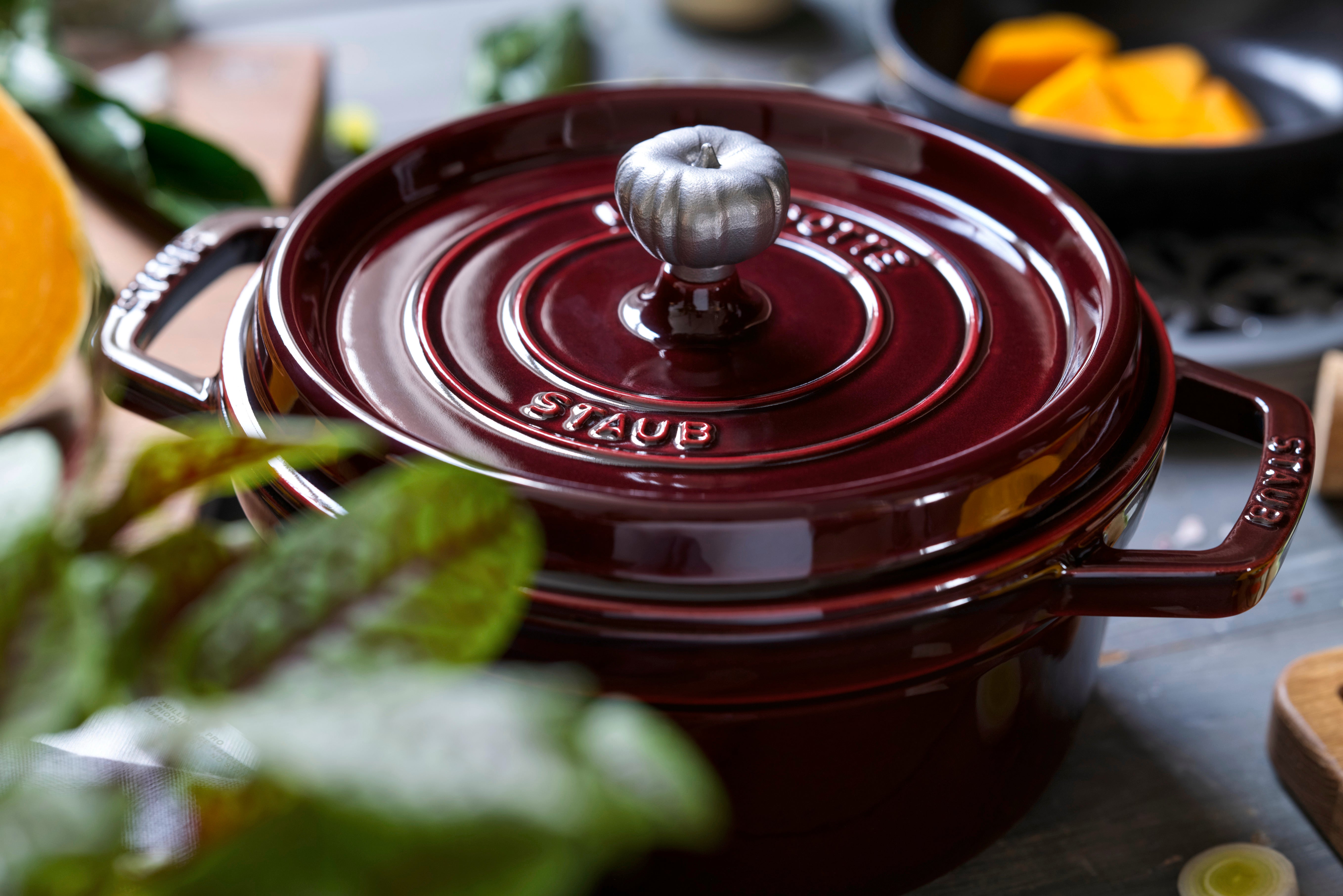 Staub Round Cocotte - 24cm Grenadine