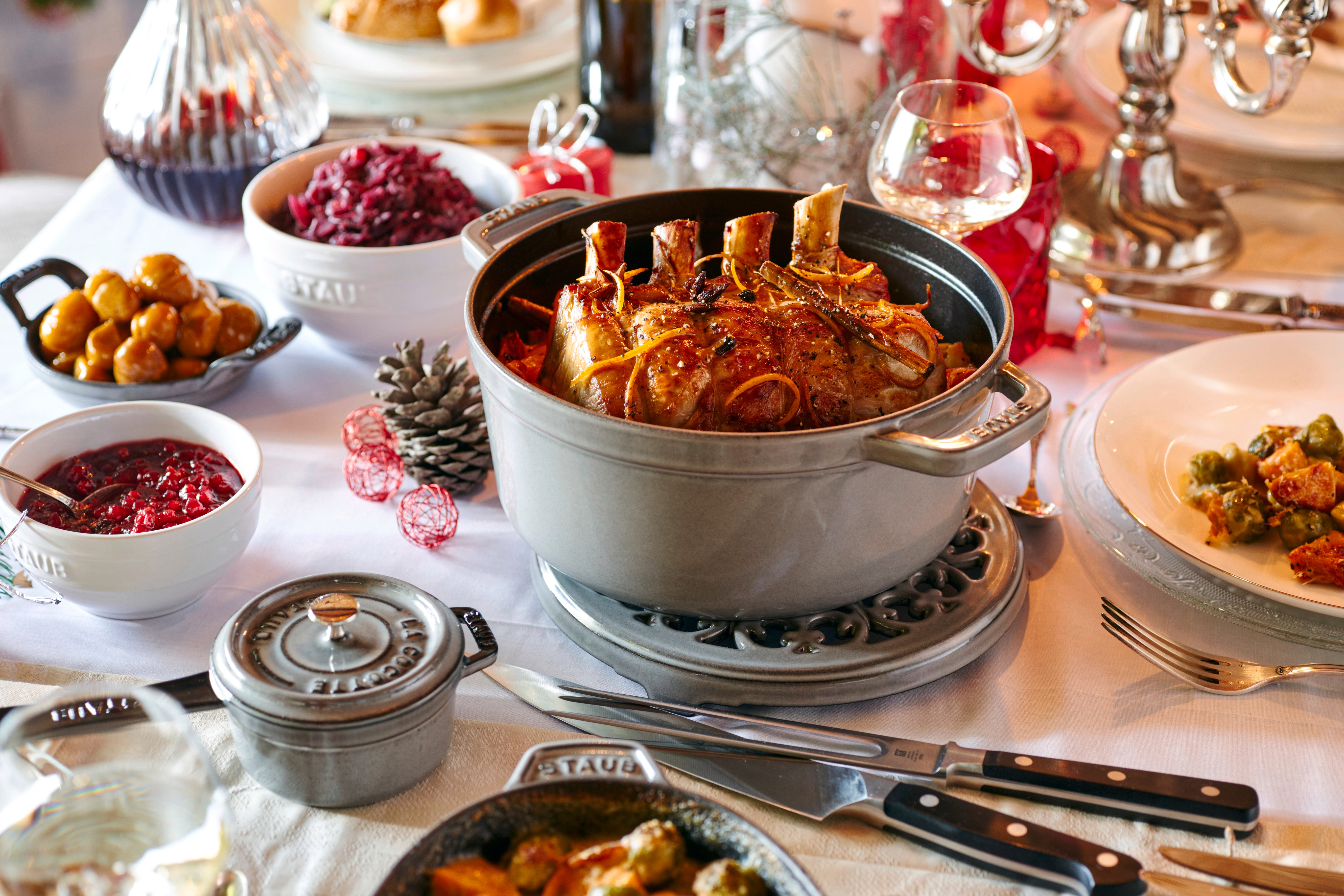 Staub Round Cocotte – 28cm Graphite