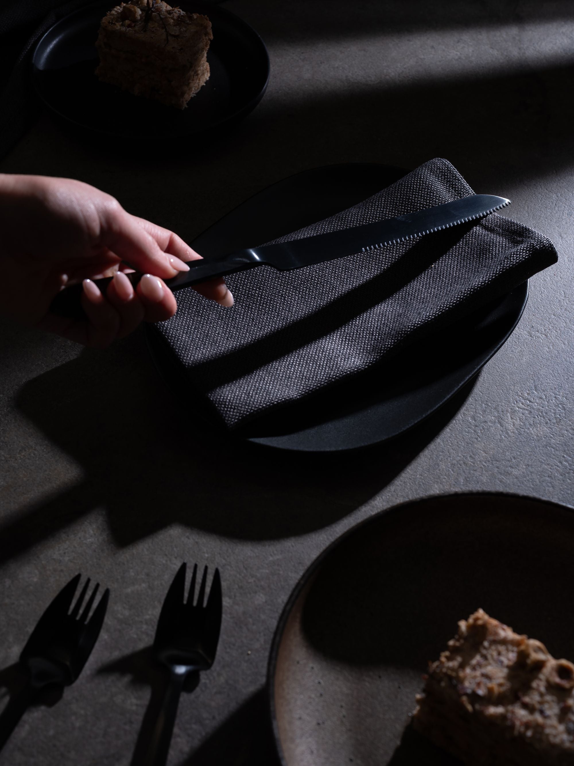 Splayd Black Cake Server & Splayd Set 5 Piece