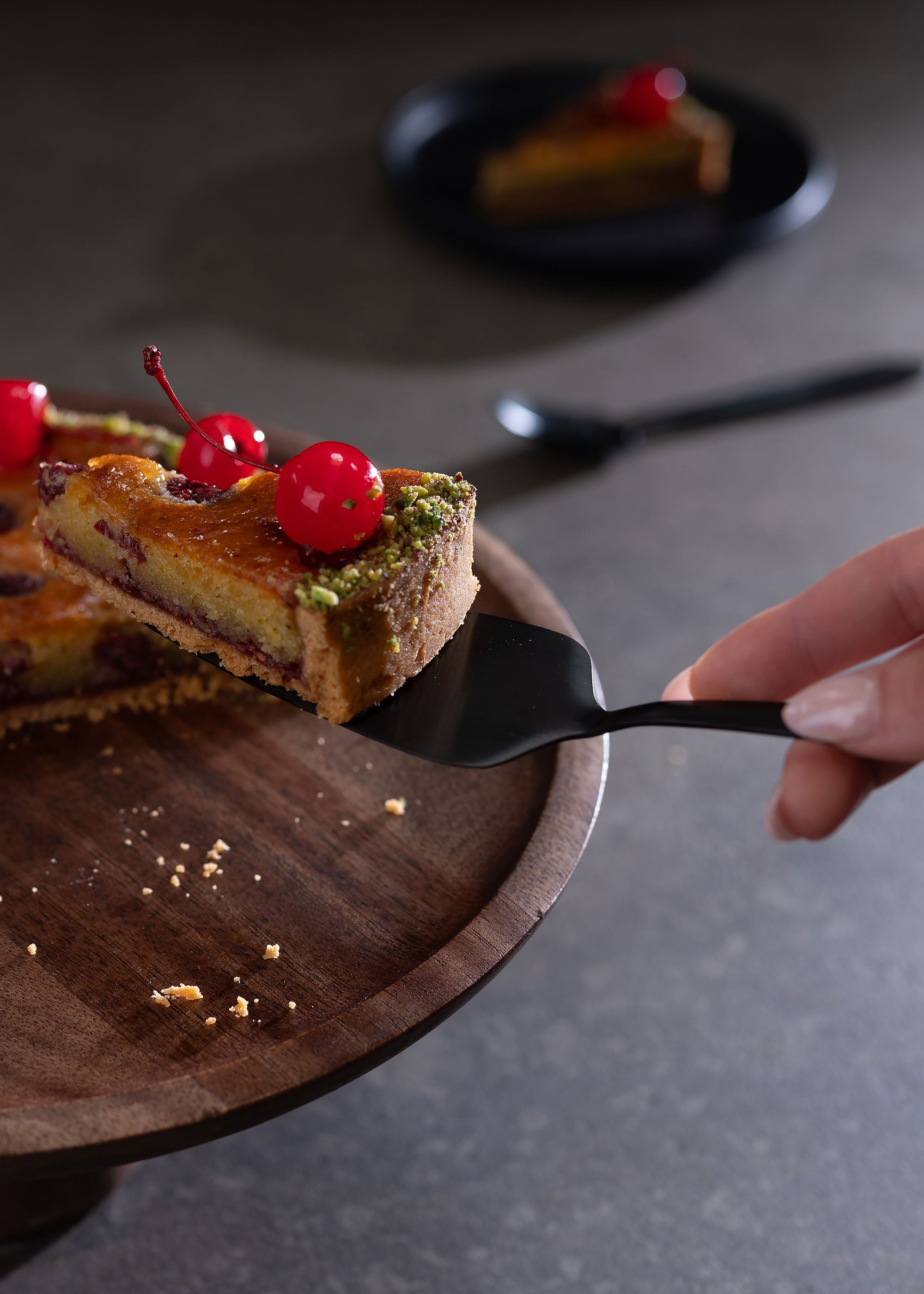 Splayd Black Cake Server & Splayd Set 5 Piece