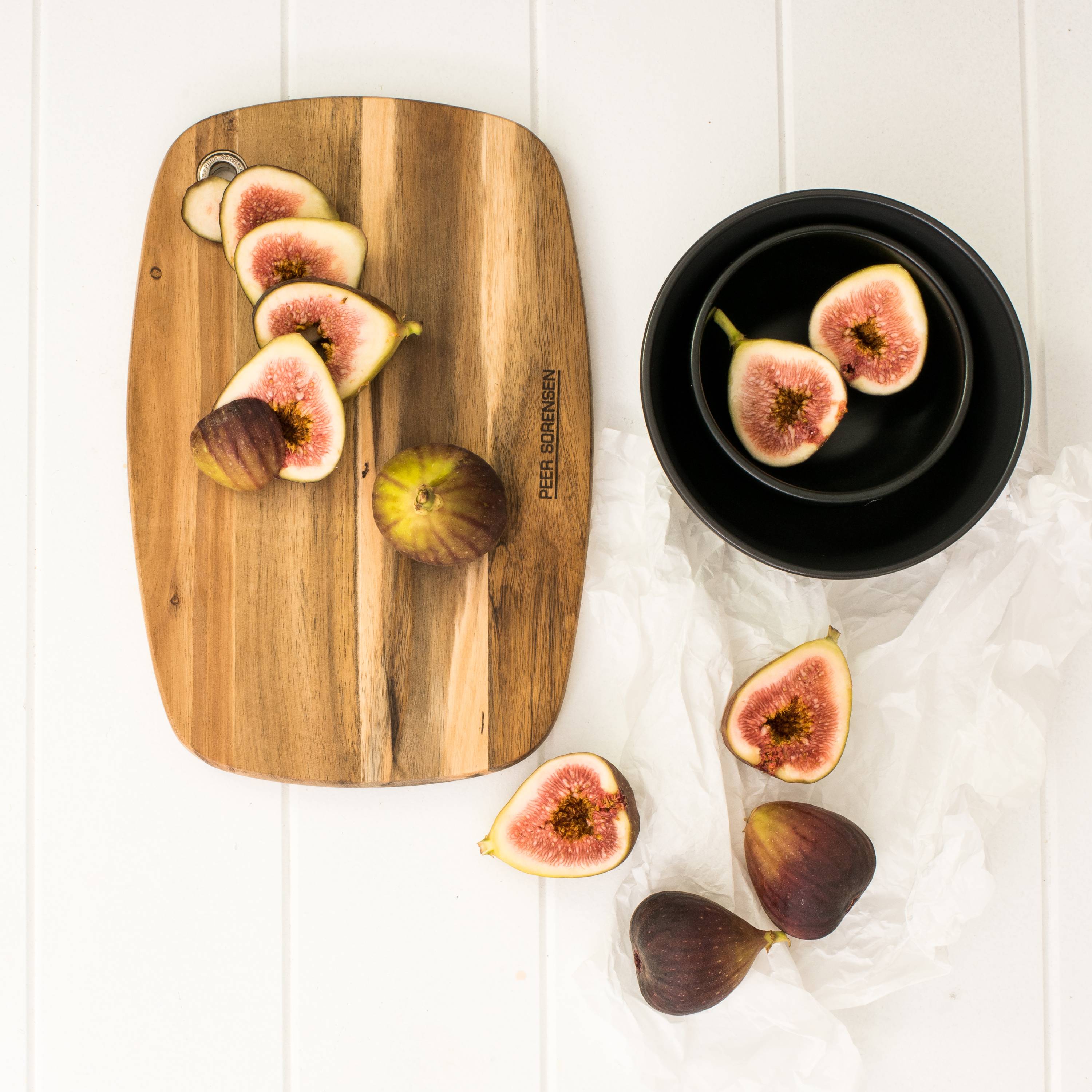 Peer Sorensen Slim Line Rounded Cutting Board 27x18x1.2cm - Acacia Wood