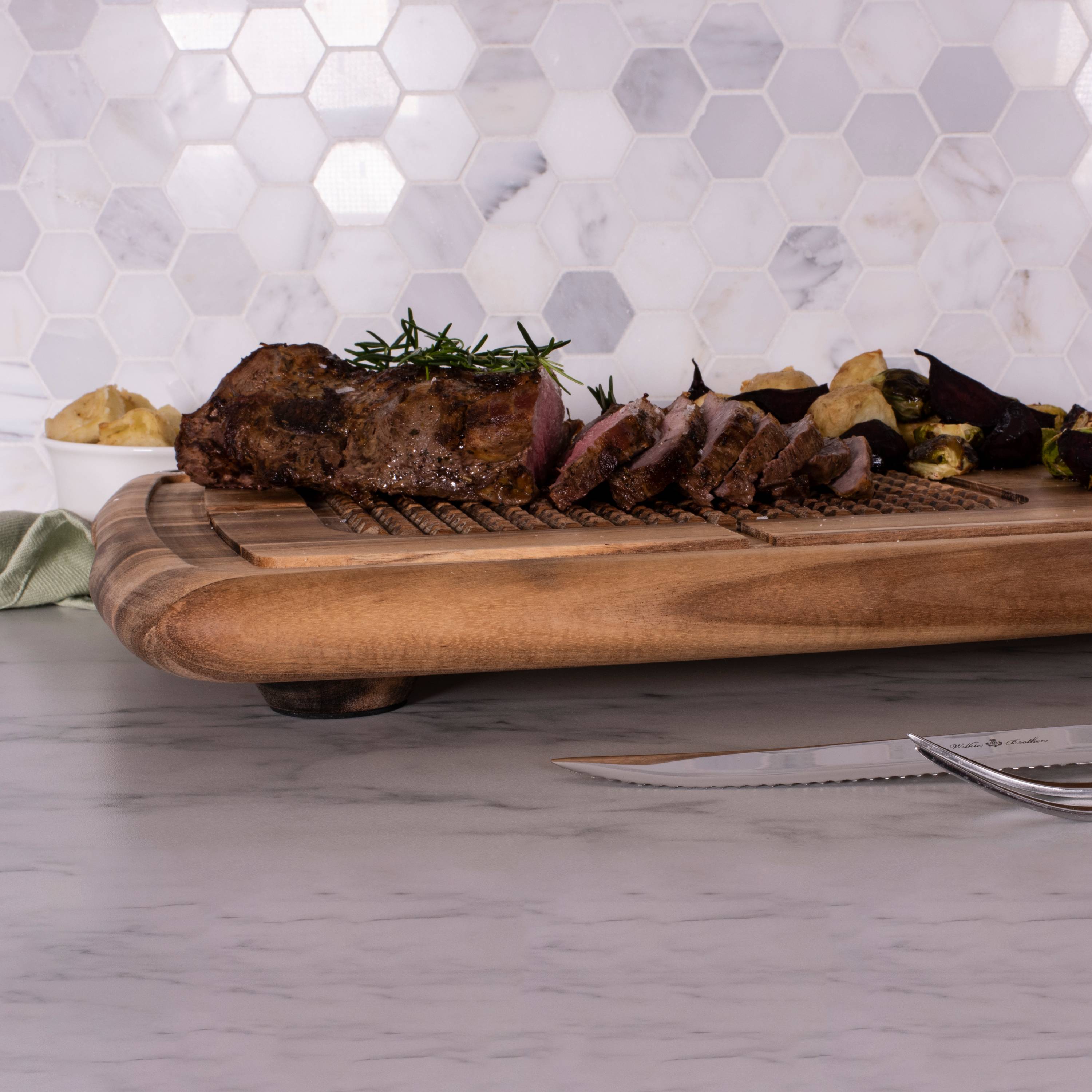 Peer Sorensen Carving Board with Feet 56x39x6cm - Acacia Wood
