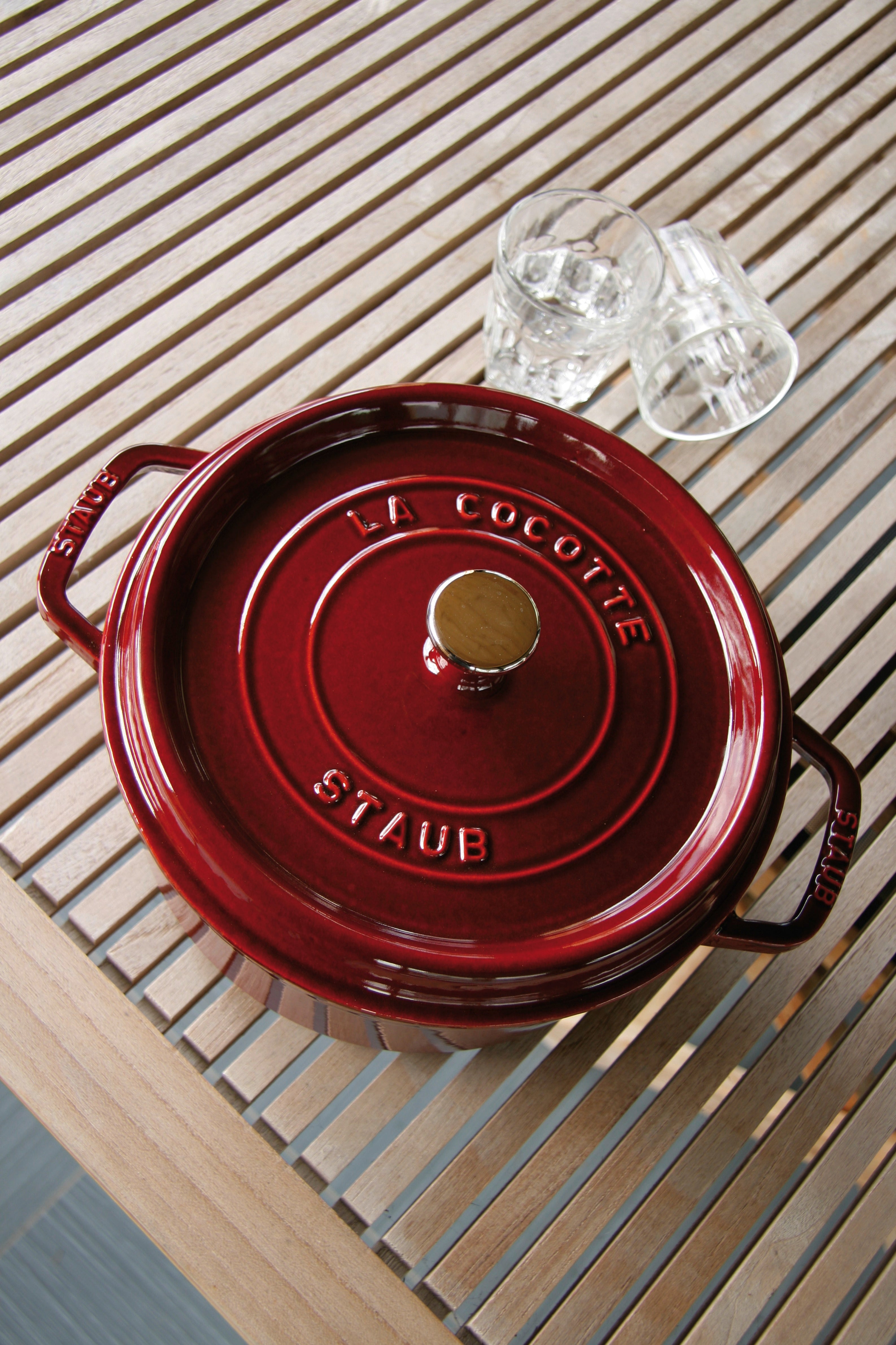 Staub Round Cocotte - 24cm Grenadine