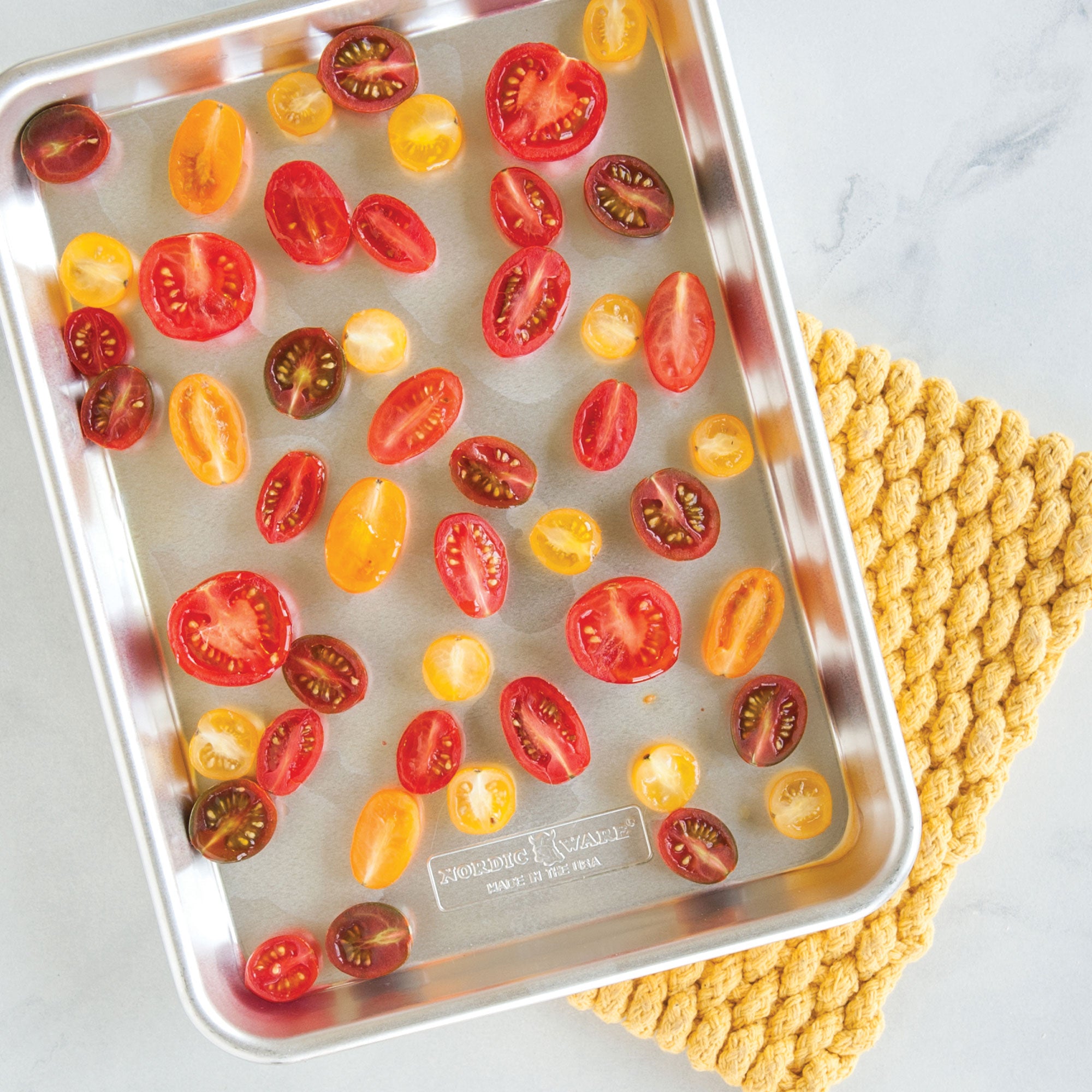 Nordicware Naturals Quarter Sheet 33 x 24.5 x 3cm