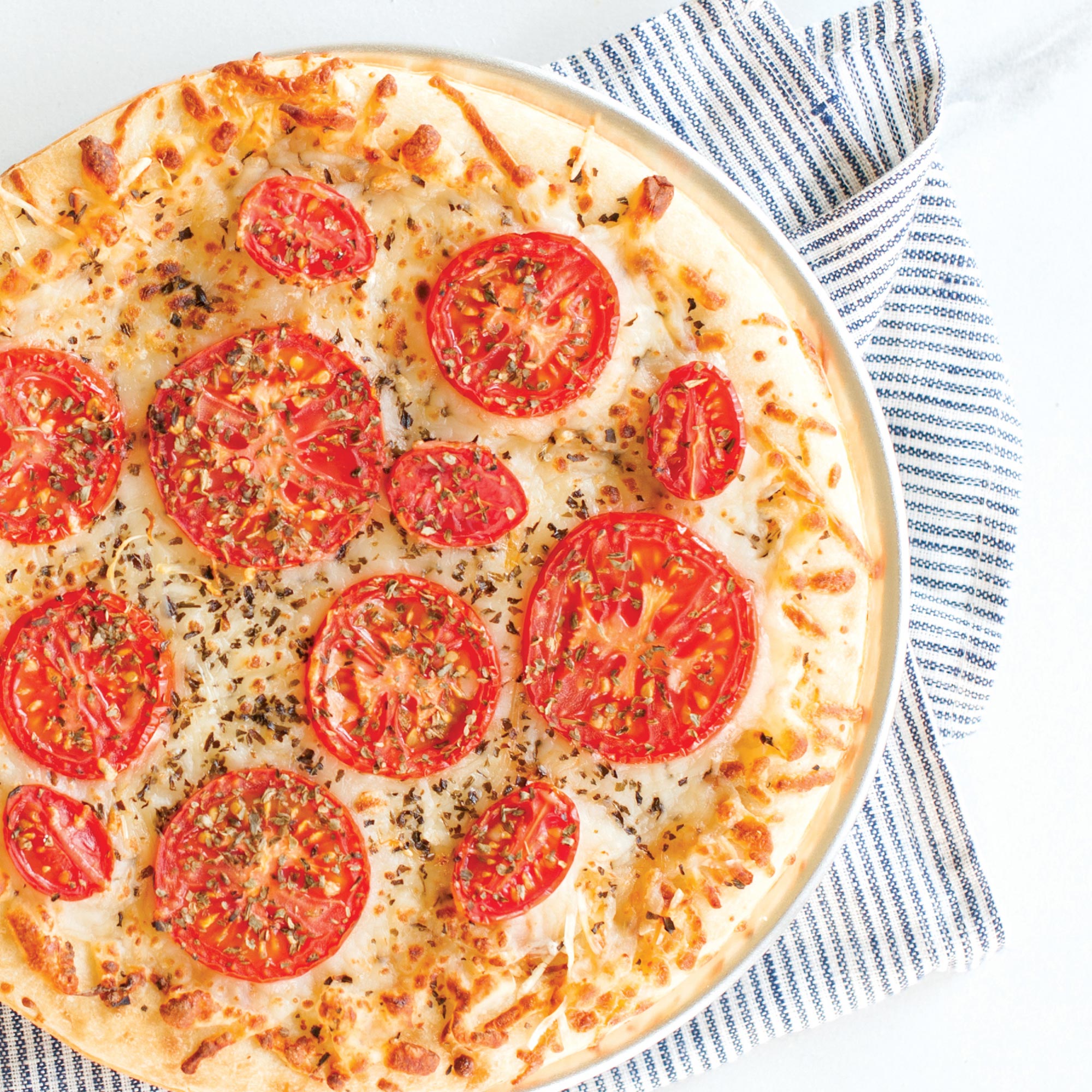 Nordicware 9 Inch Hot Air Pizza Crisper 23 x 23 x 2cm