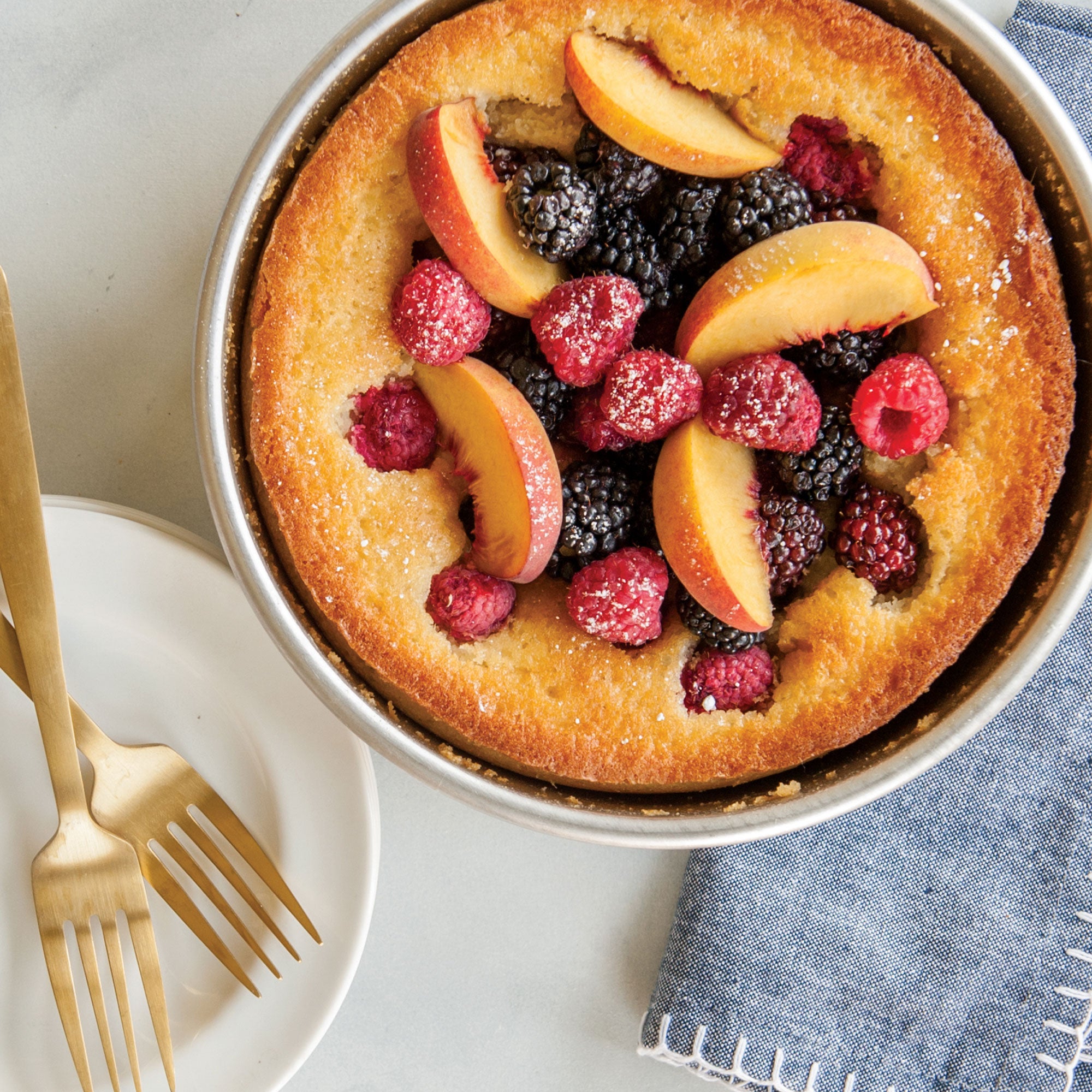 Nordicware 8 Inch Layer Cake Pan 22 x 22 x 6.5cm