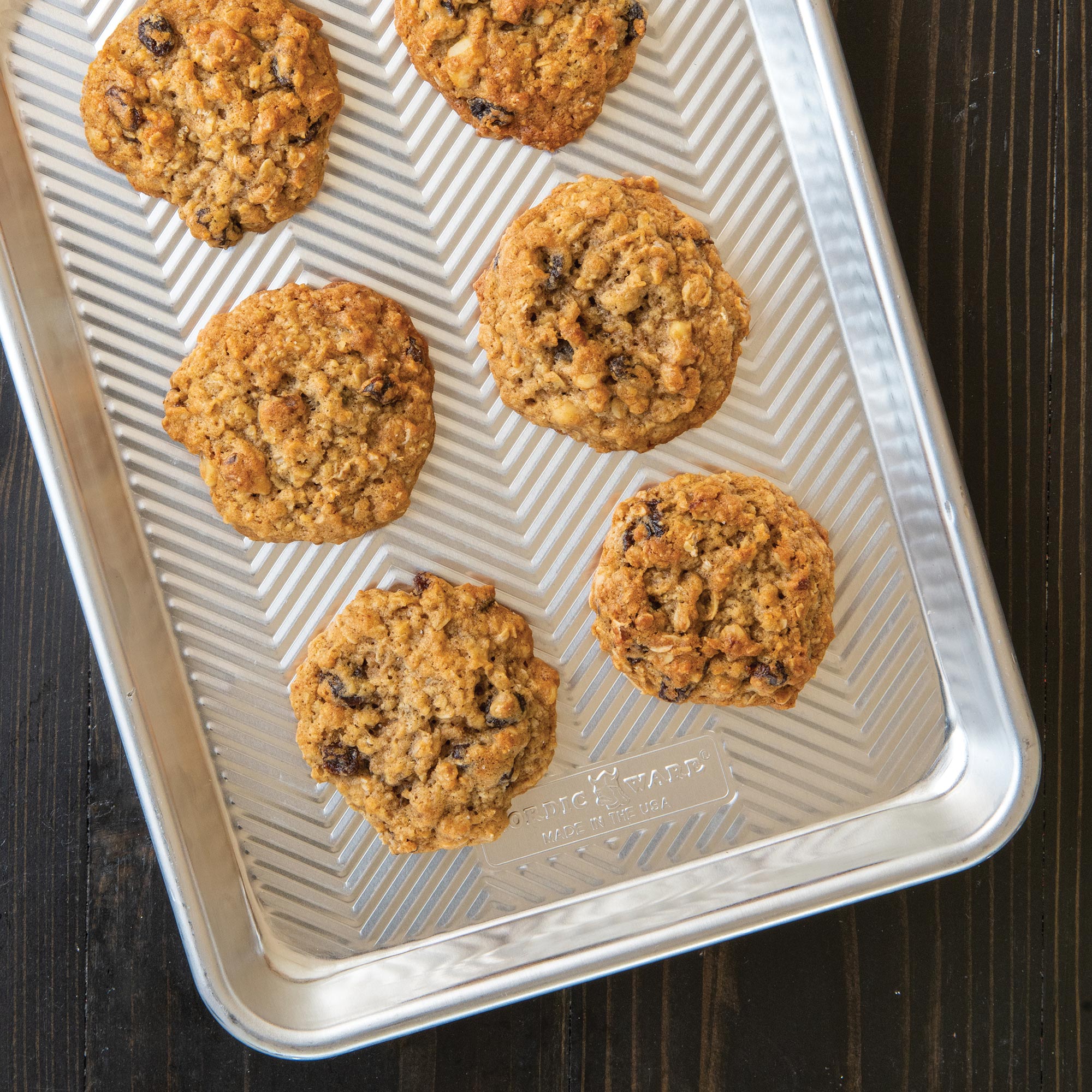 Nordicware Prism Quarter Sheet 33 x 24.5 x 3cm