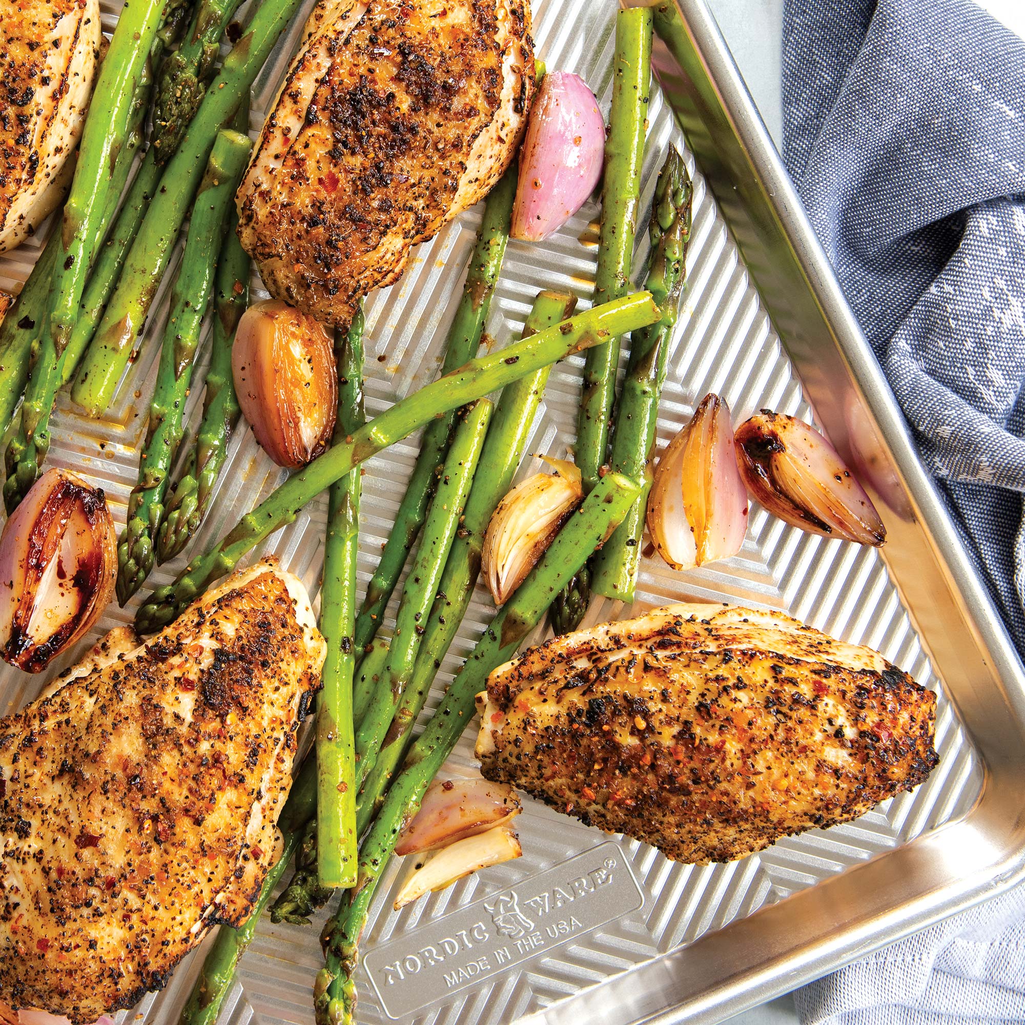 Nordicware Prism Half Sheet 45.5 x 32.5 x 3cm