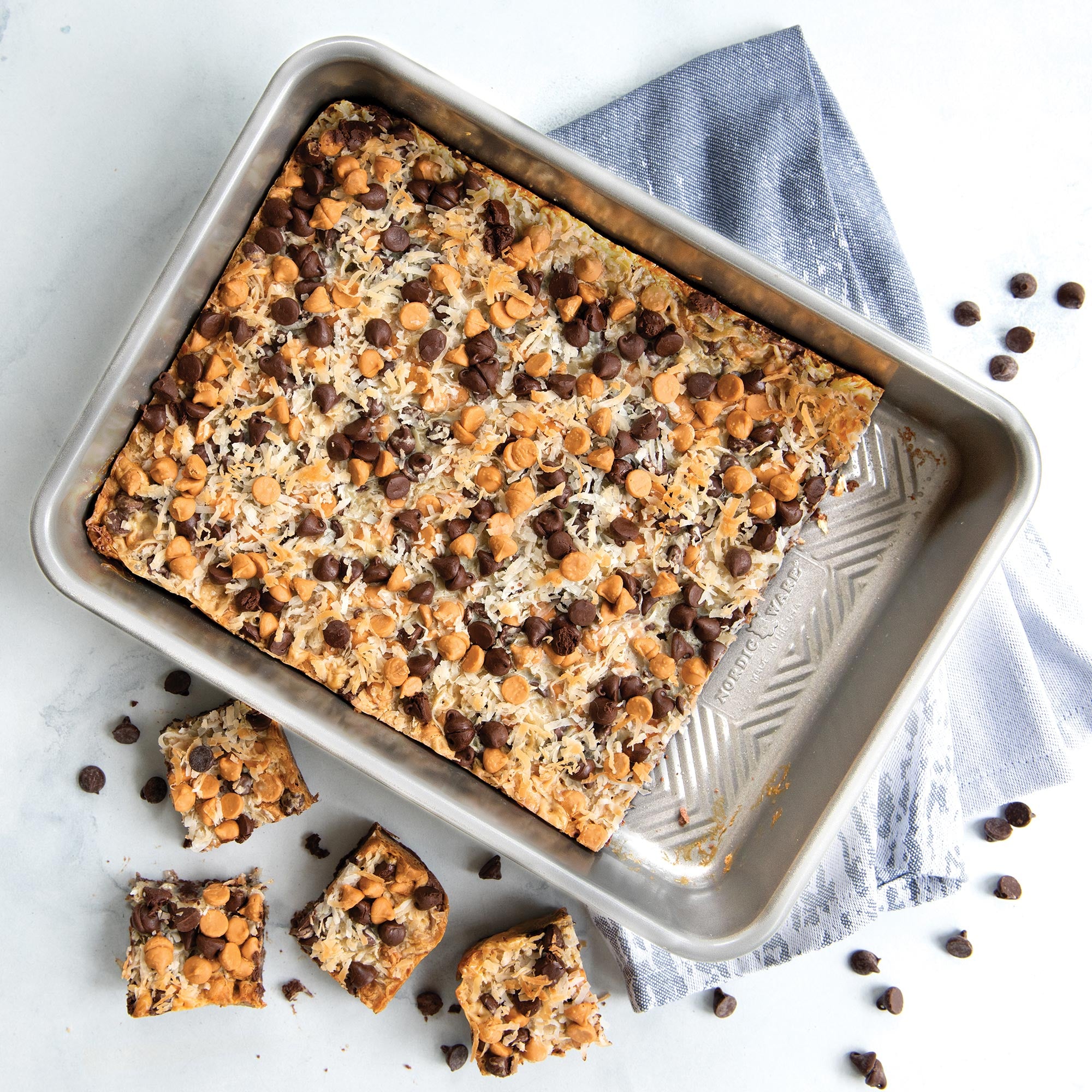 Nordicware Prism Cake Pan 32.5 x 24 x 6.5cm